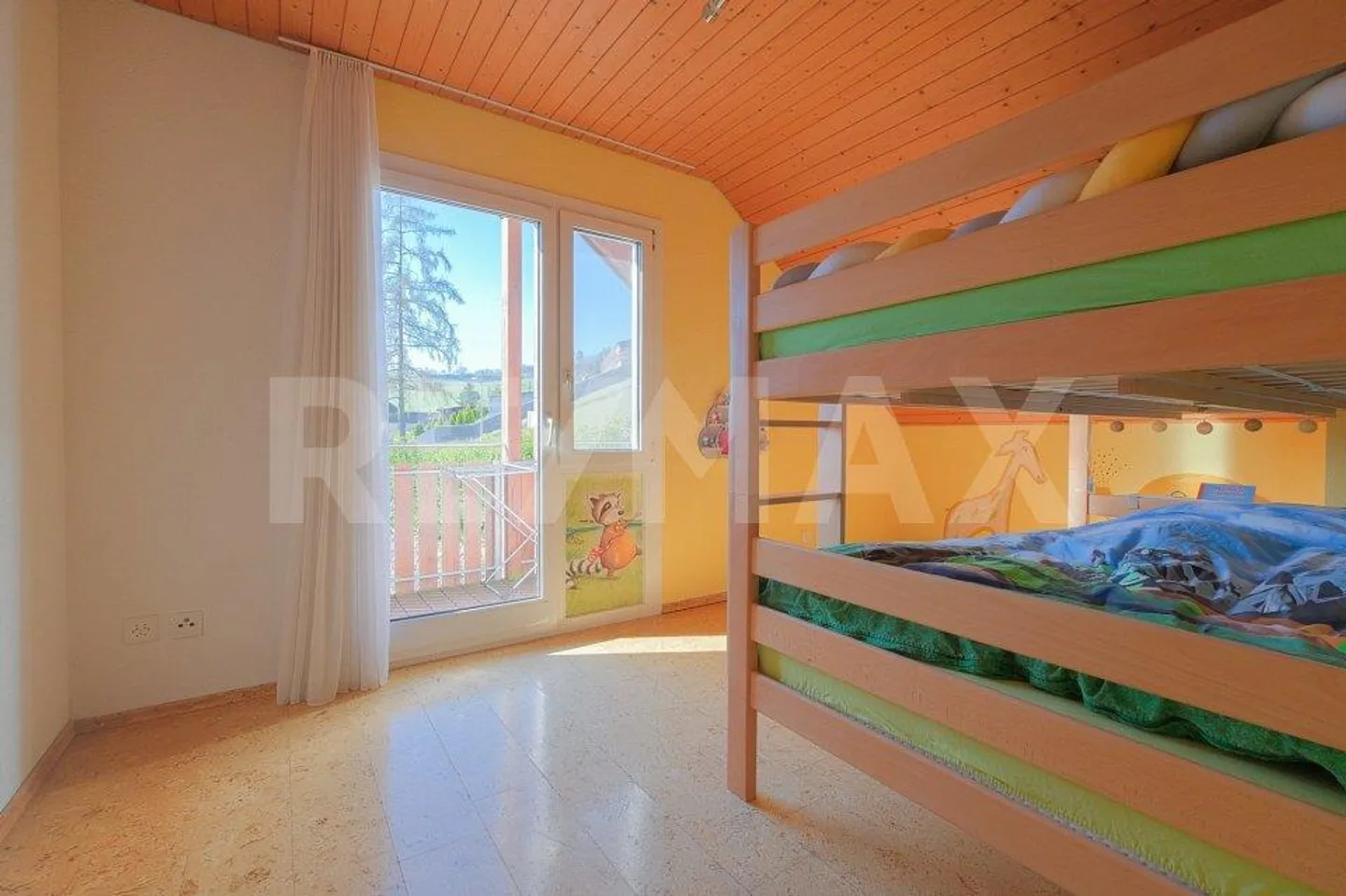 Stylish 5.5 Room Single-Family House: Sunny & Family-Friendly - Photo 8 of 13