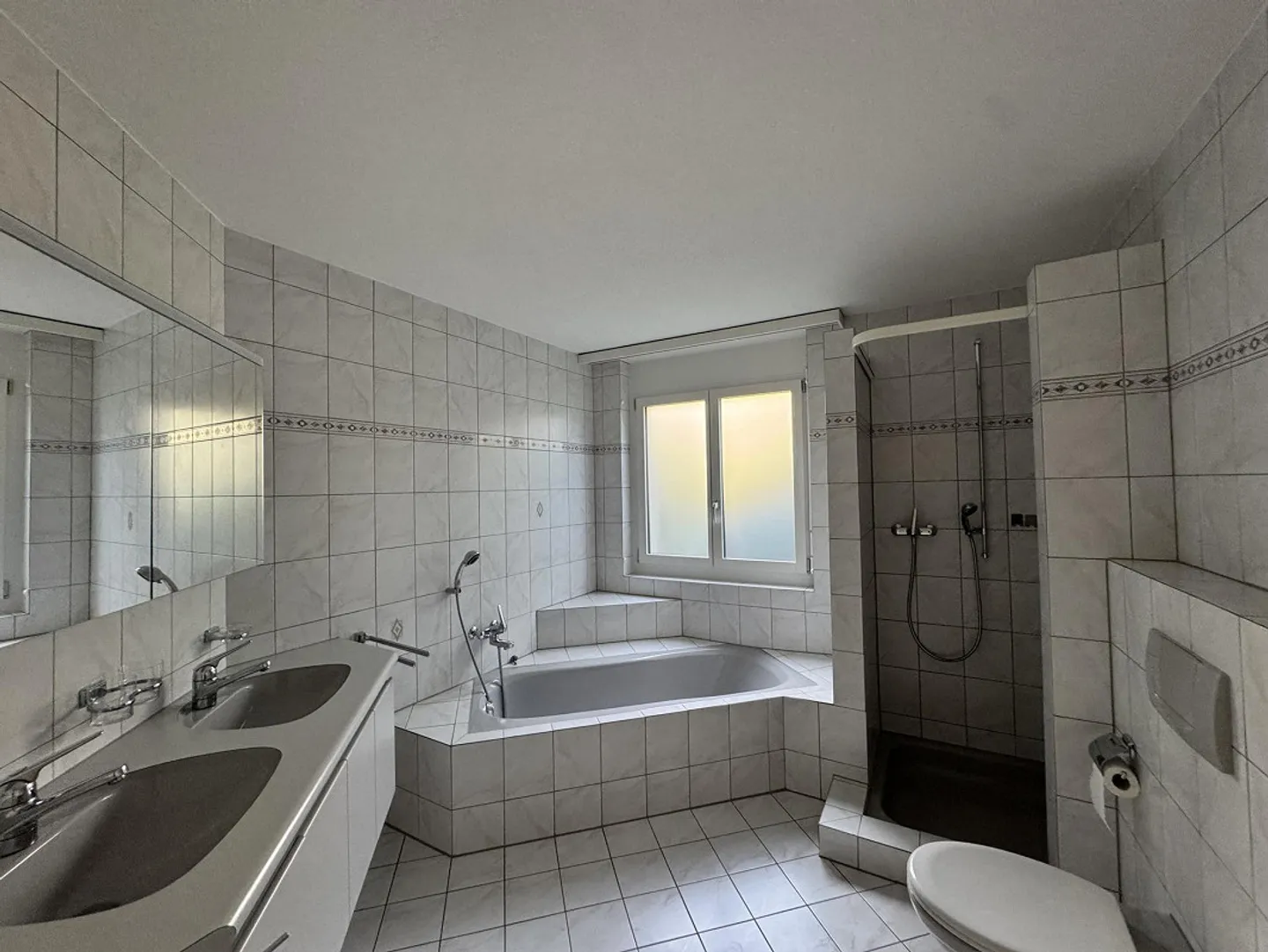 Grosszügige Wohnung mit Grünblick - Foto 6 von 8
