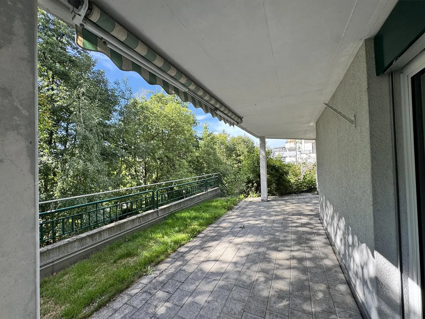 Grosszügige Wohnung mit Grünblick - Foto 7 von 8