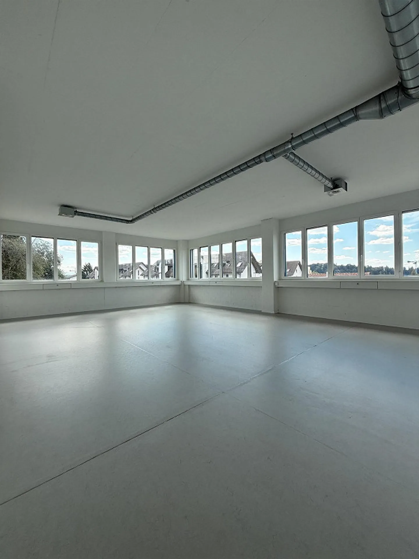 Espace de bureau lumineux à Oftringen - Photo 1 sur 9
