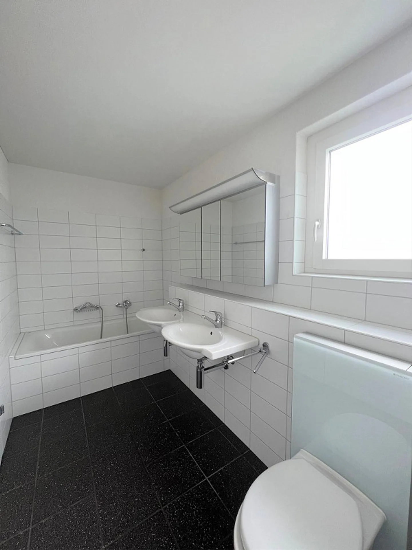 Geräumige Wohnung mit Bergsicht - Foto 4 von 8