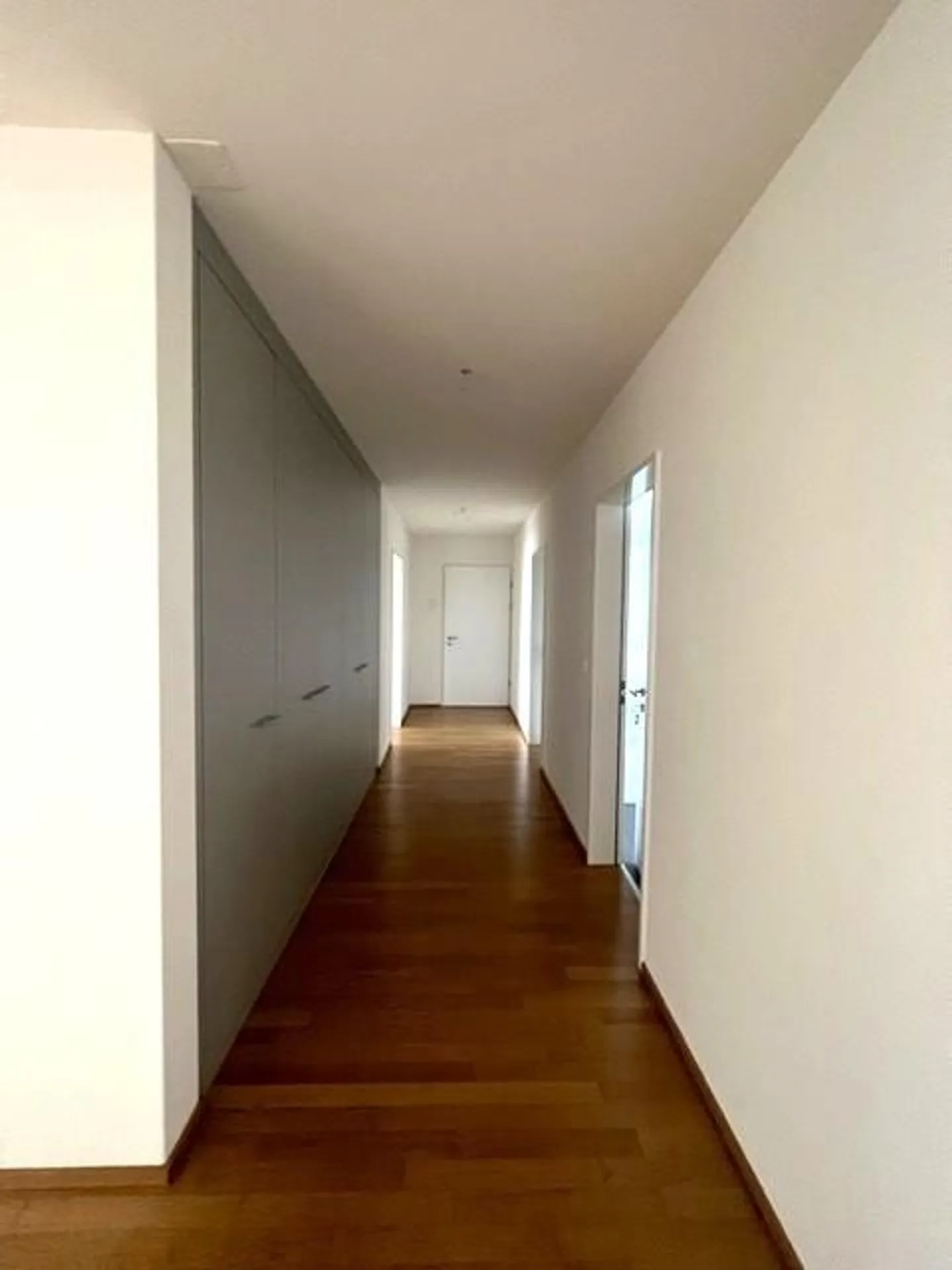 Geräumige Wohnung mit Bergsicht - Foto 6 von 8