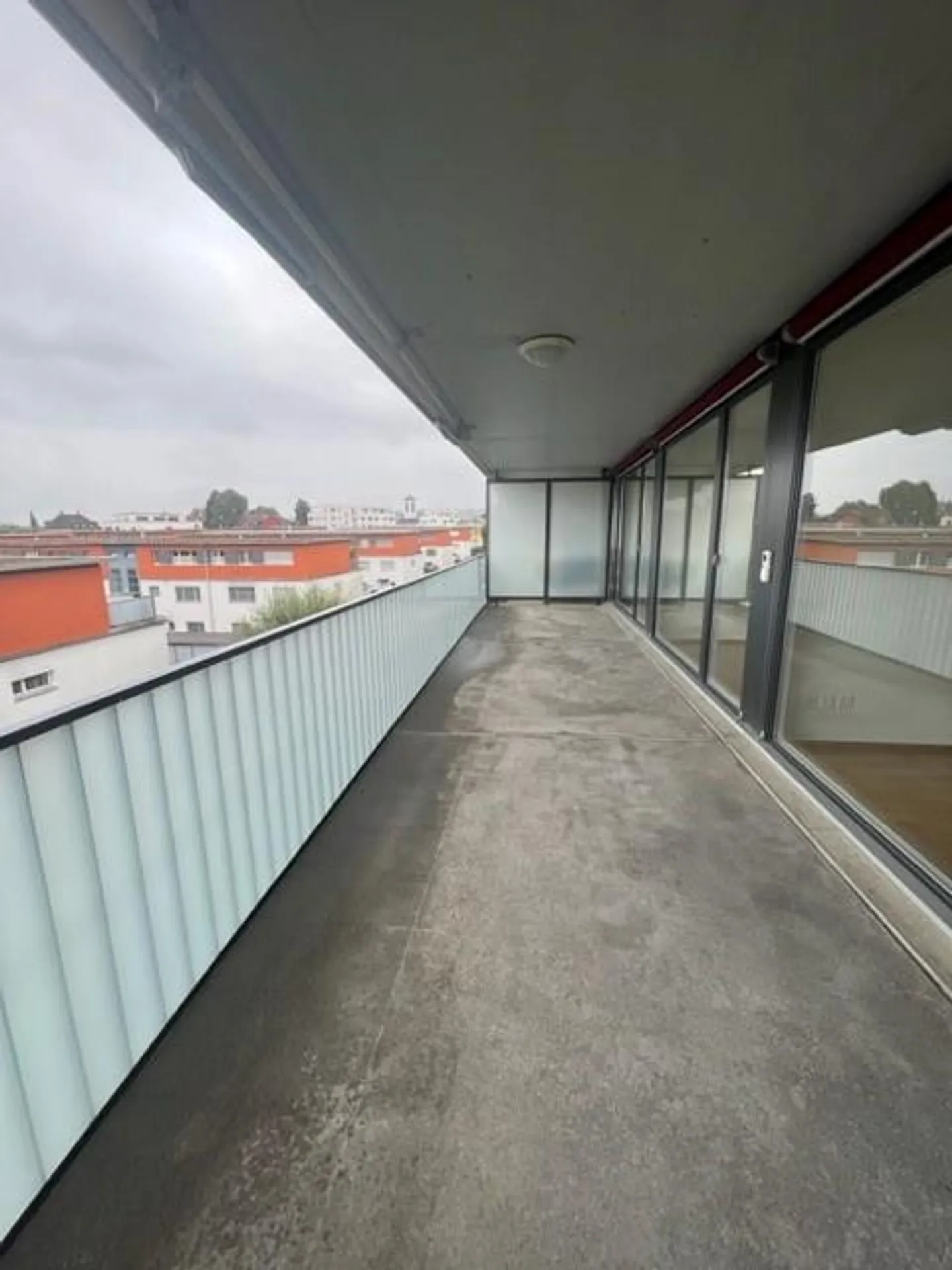 Geräumige Wohnung mit Bergsicht - Foto 8 von 8