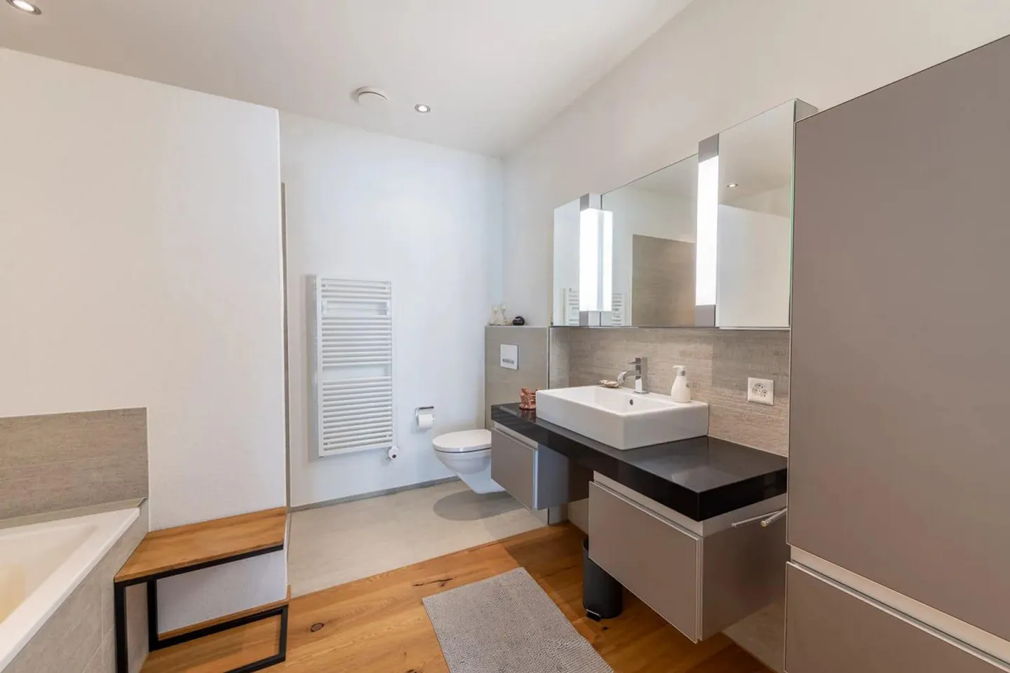 Arrivare, sentirsi bene e godere della vista - elegante appartamento di 4,5 stanze... - Foto 9 di 13