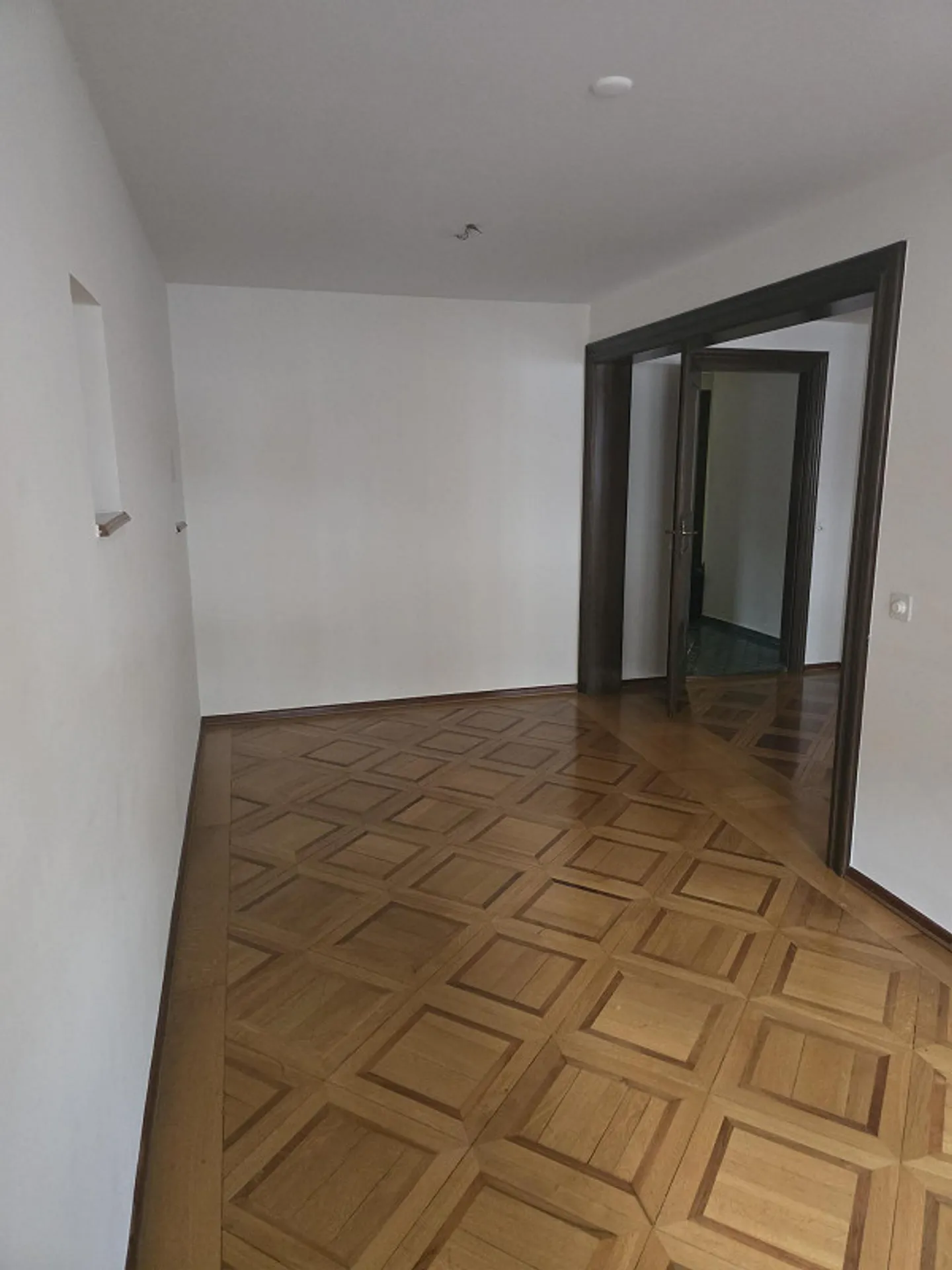 3-room old building apartment with balcony - Photo 7 of 8
