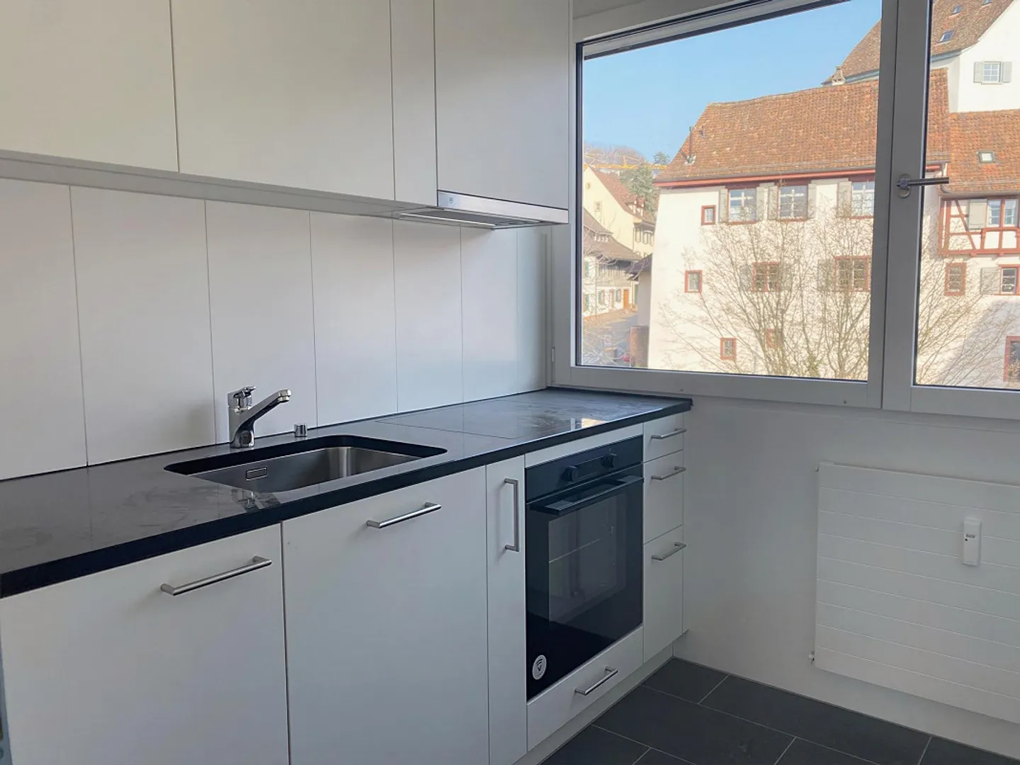 Ampio appartamento di 1,5 stanze in mansarda - Foto 4 di 9