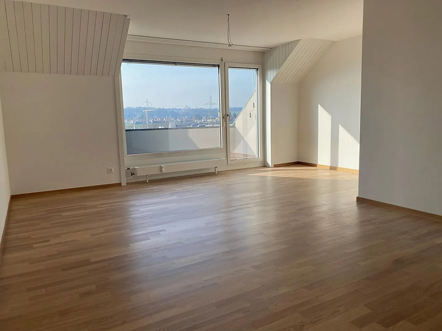 Ampio appartamento di 1,5 stanze in mansarda - Foto 1 di 9