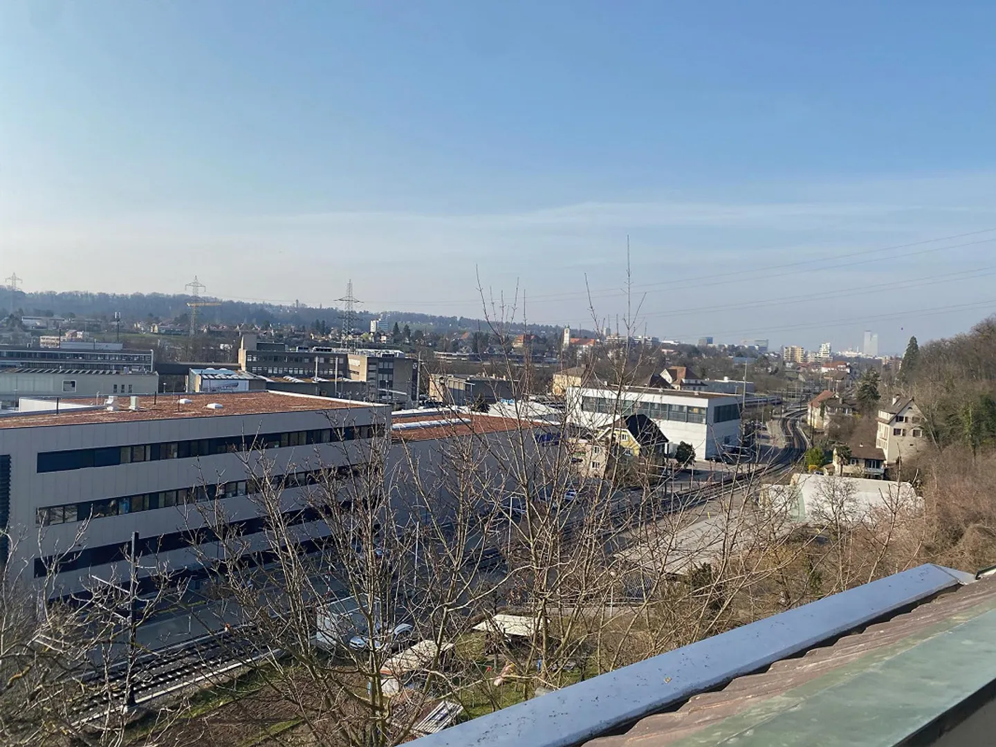 Ampio appartamento di 1,5 stanze in mansarda - Foto 8 di 9