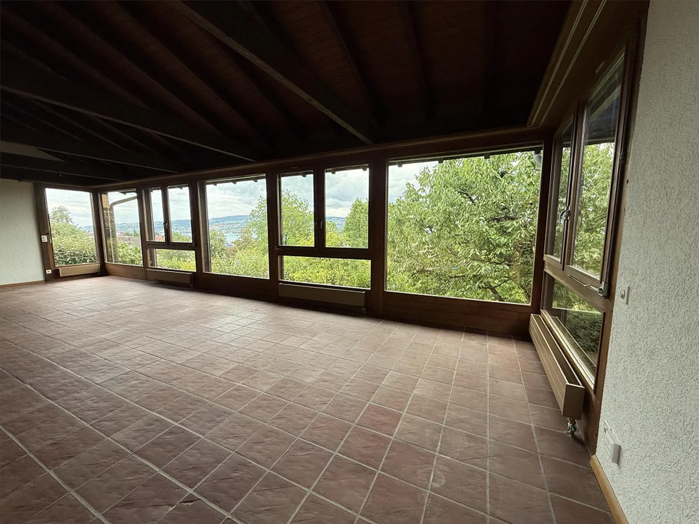 Charmantes Einfamilienhaus mit Seeblick - Foto 3 von 29