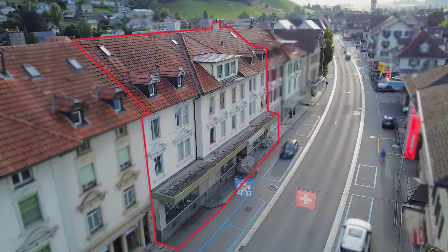 5.05% Nettorendite! Vollvermietetes Mehrfamilienhaus mit Gewerbefläche! - Foto 7 von 19