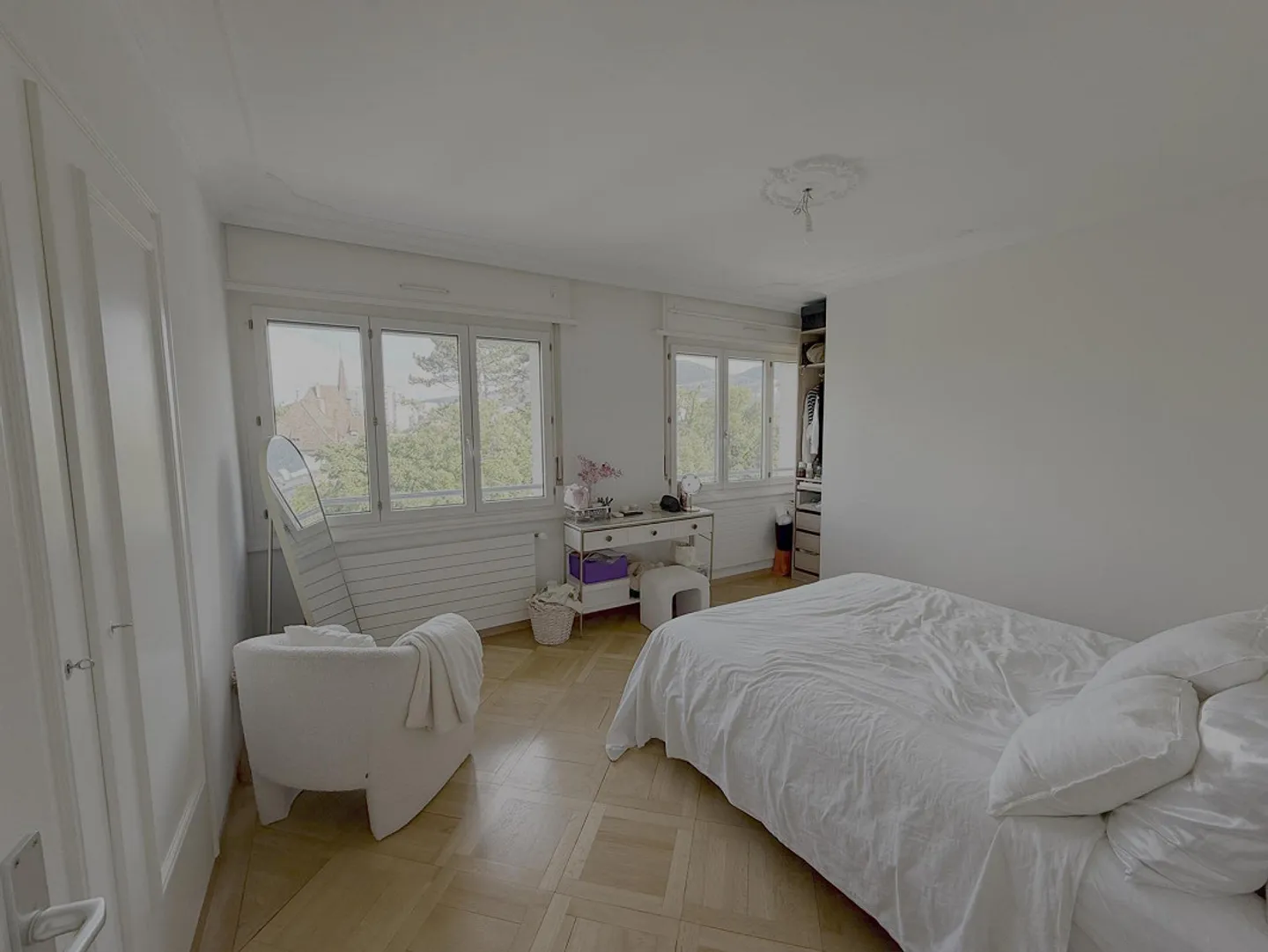 Appartement Charmant avec Balcon - Photo 2 sur 4