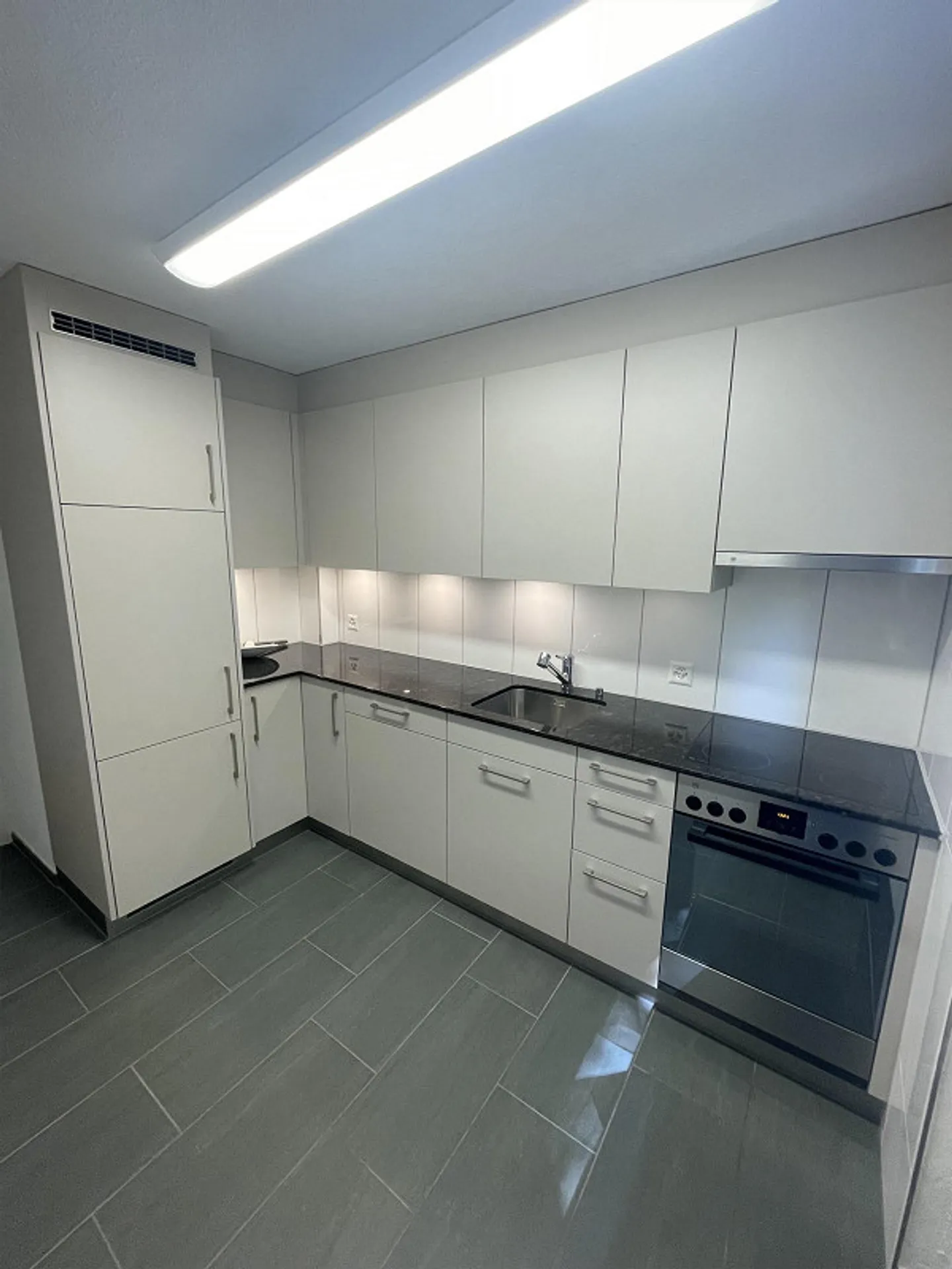 Bright, modern 3-room apartment with balcony in Uzwil - Photo 3 of 10