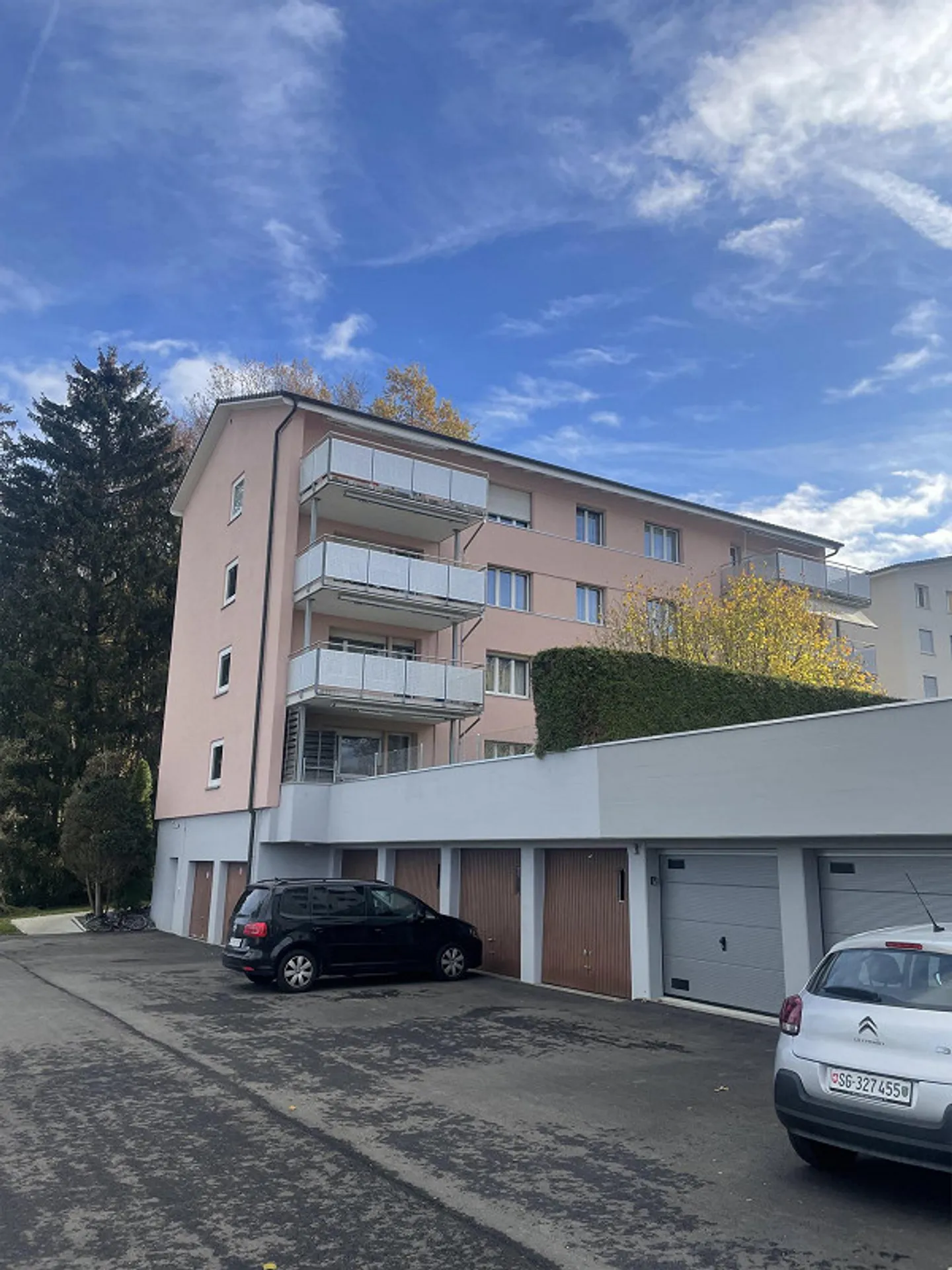 Bright, modern 3-room apartment with balcony in Uzwil - Photo 2 of 10