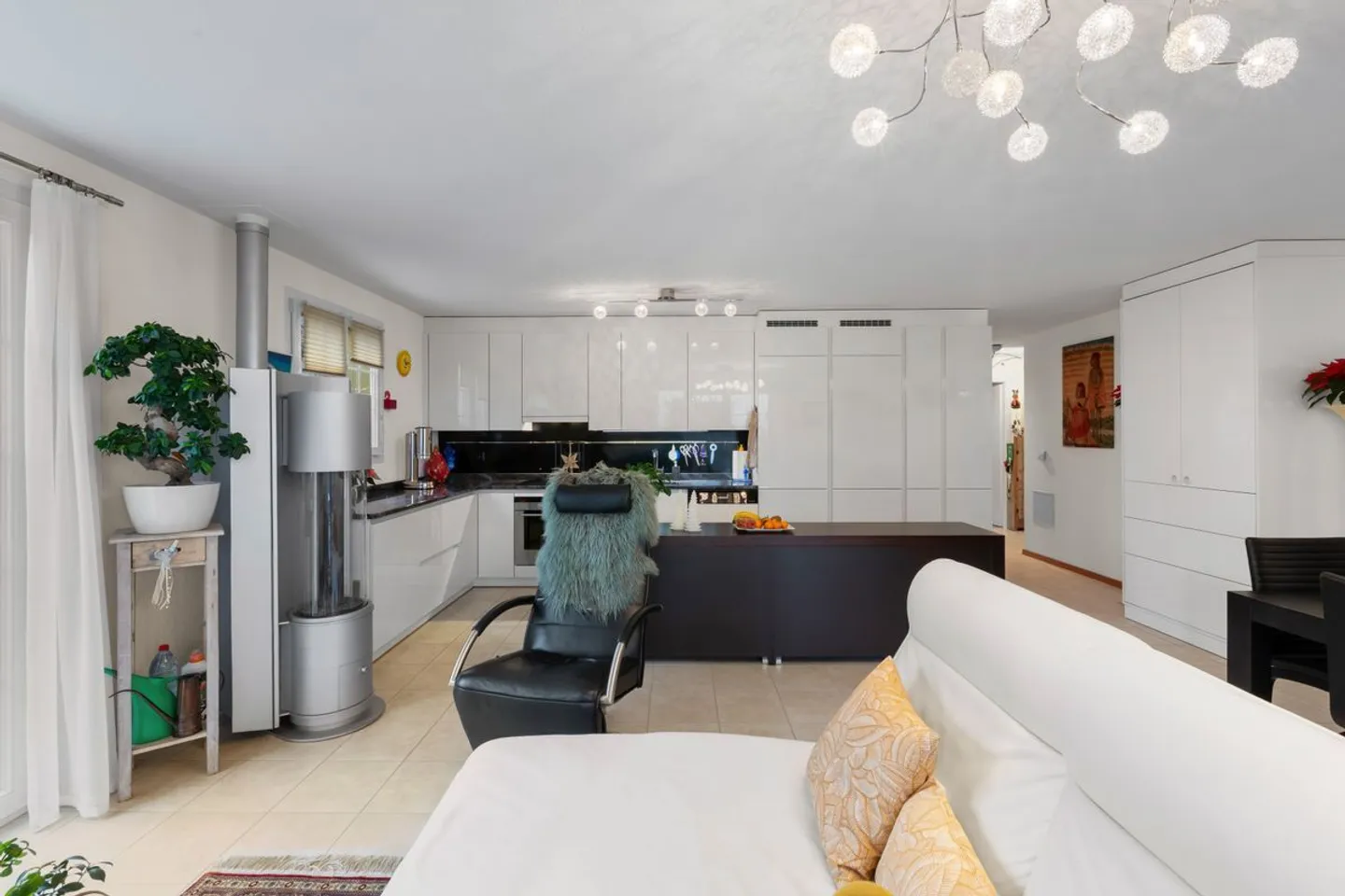 Exclusif : Très bel appartement au rez-de-chaussée avec jardin paysager - Photo 2 sur 13