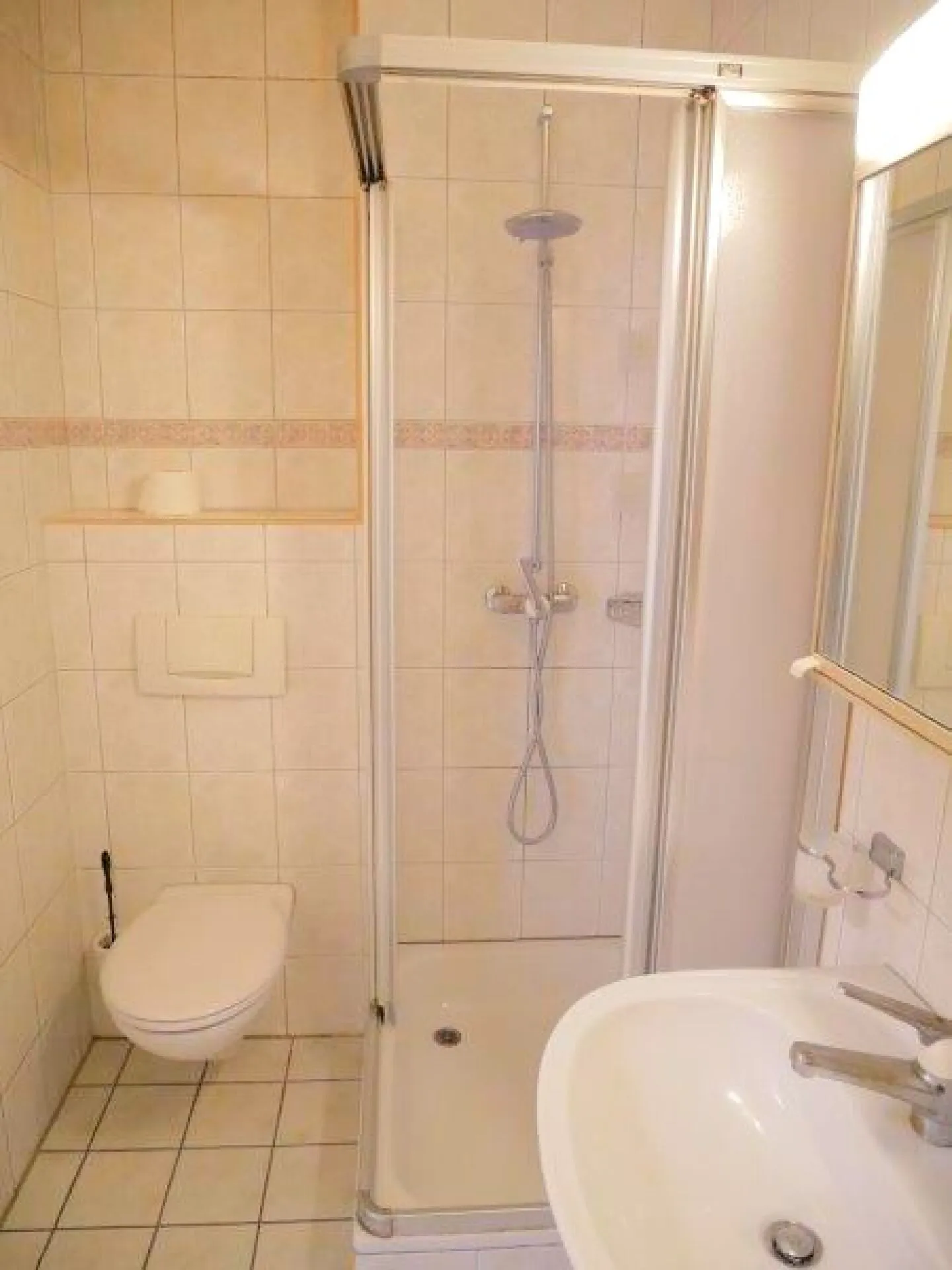 5.05% Nettorendite! Vollvermietetes Mehrfamilienhaus mit Gewerbefläche! - Foto 18 von 19