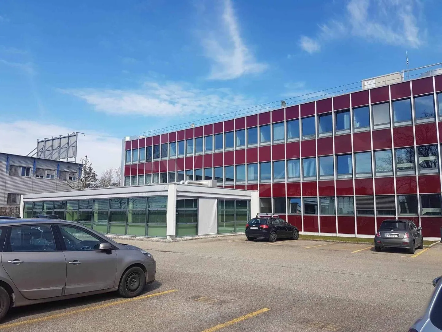 Offices 30m2 two steps from the airport - Photo 1 of 1