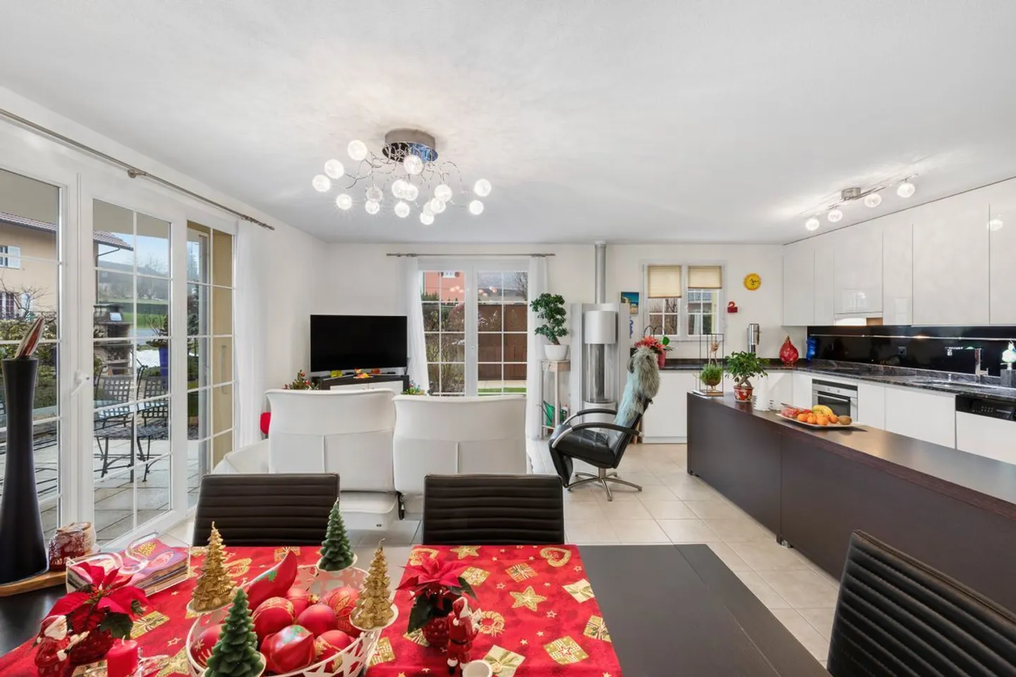 Exclusif : Très bel appartement au rez-de-chaussée avec jardin paysager - Photo 6 sur 13