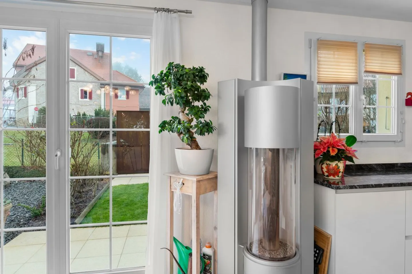 Exclusif : Très bel appartement au rez-de-chaussée avec jardin paysager - Photo 11 sur 13