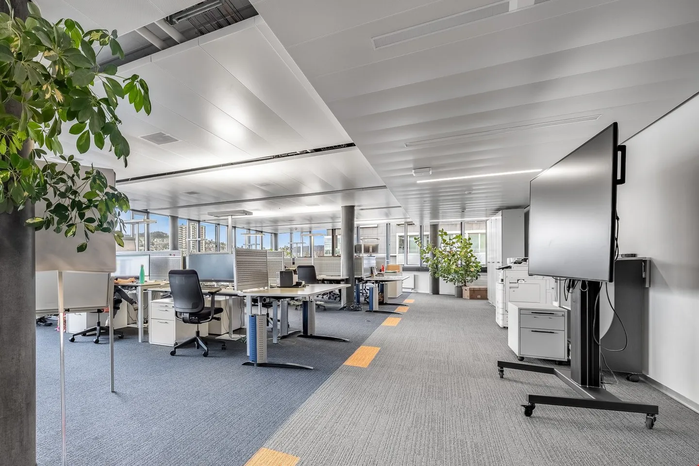 Office space for rent - Photo 6 of 9