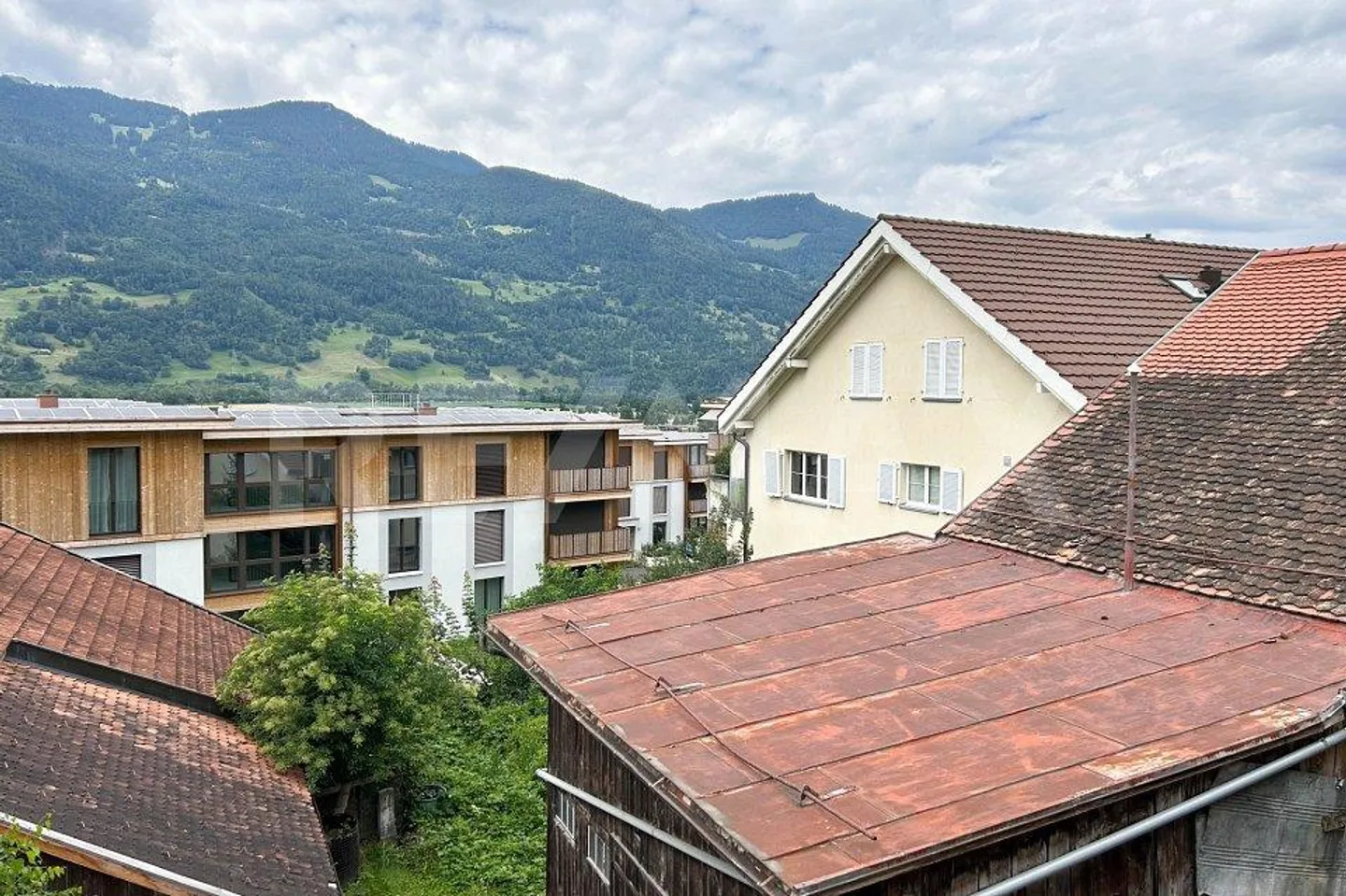 Maison multifamiliale avec cour, part de stable et remise au cœur de... - Photo 4 sur 13