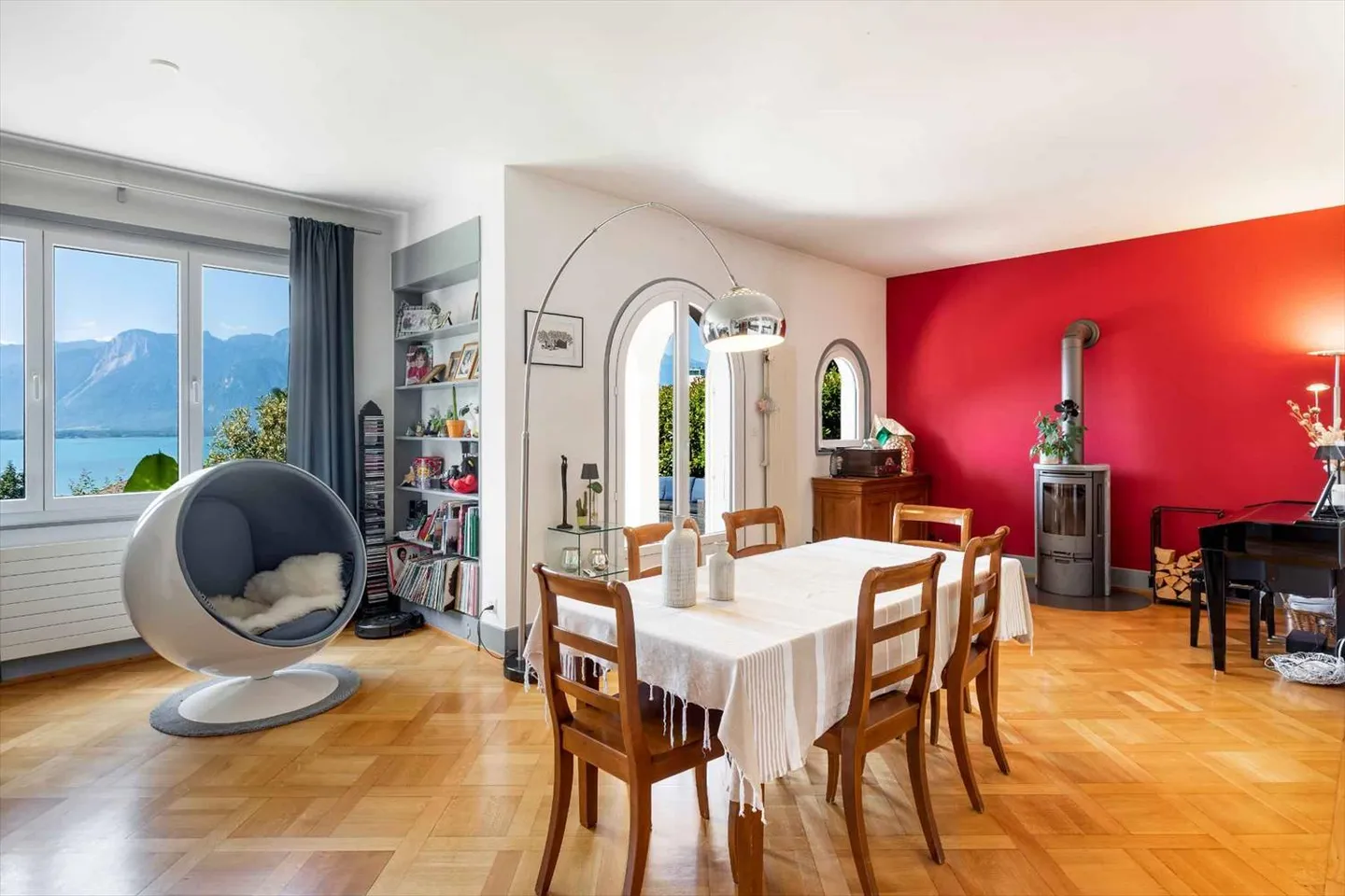 Magnifica casa con tre appartamenti e vista lago, vicino al centro città! - Foto 10 di 13