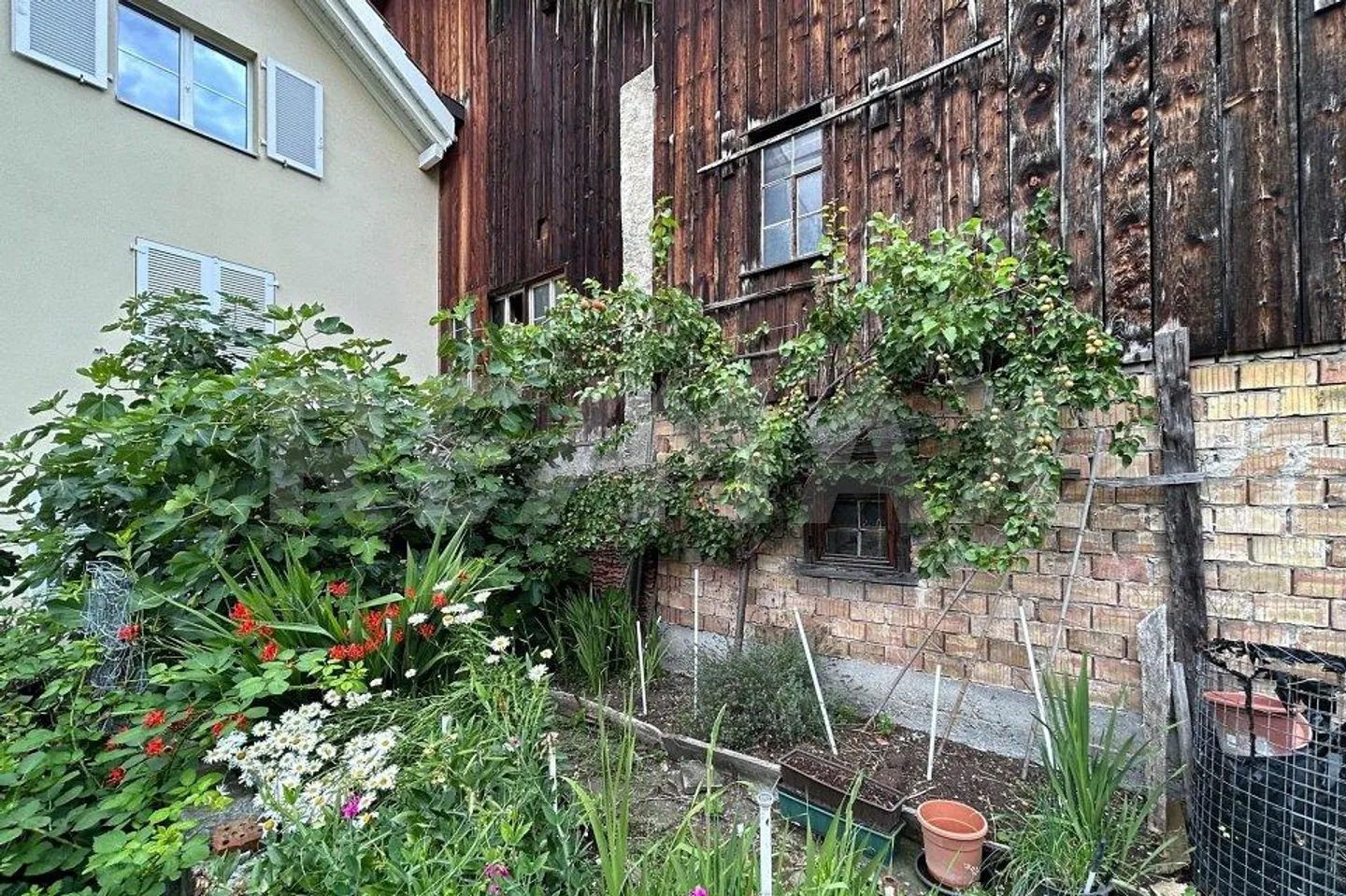 Maison multifamiliale avec cour, part de stable et remise au cœur de... - Photo 10 sur 13