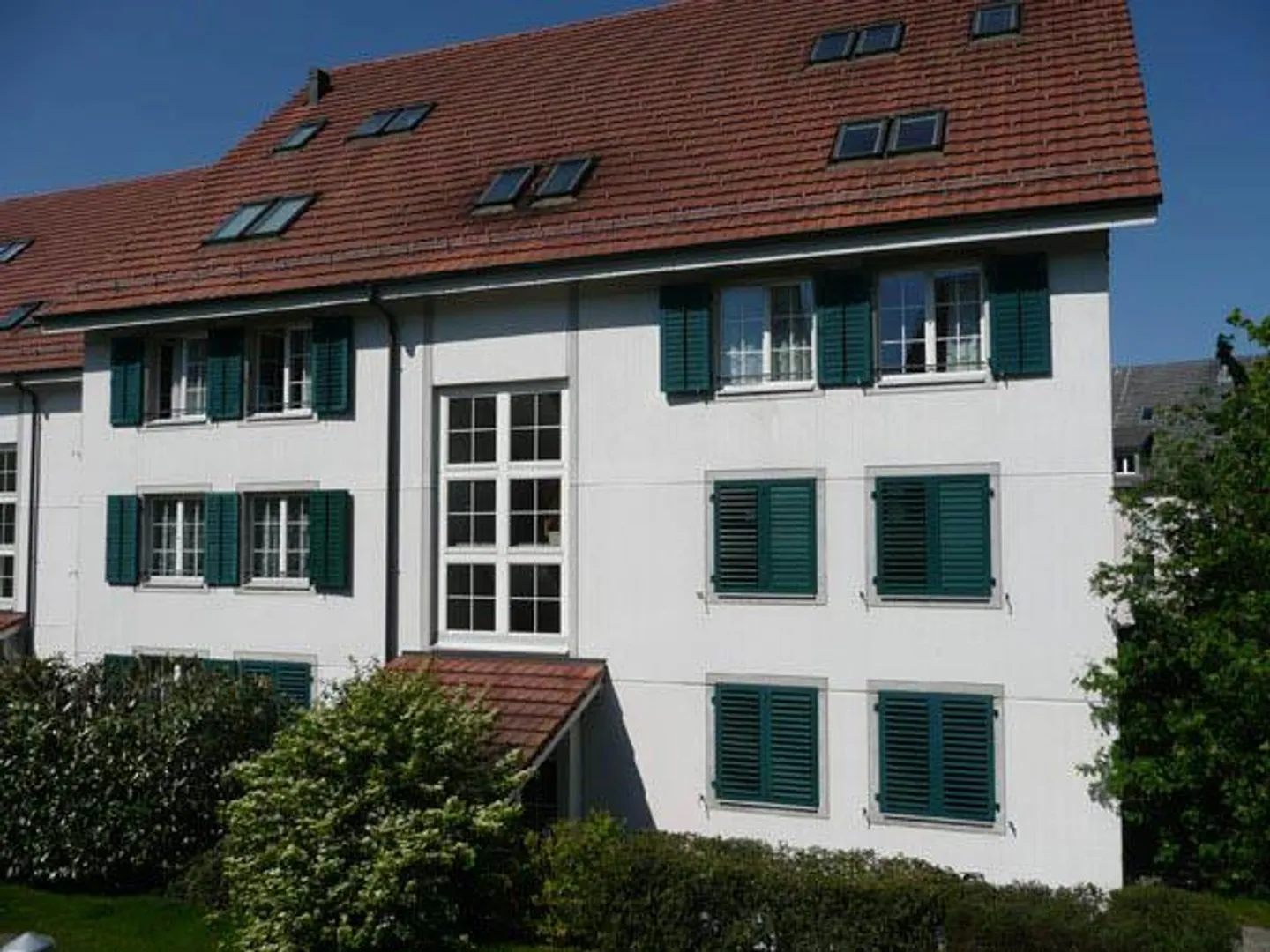 Sonnige Wohnlage mit grossem Gartensitzplatz - Foto 1 von 10