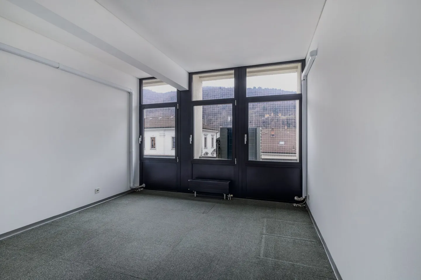 Office in the center of Chiasso opposite the FFS station - Photo 4 of 7
