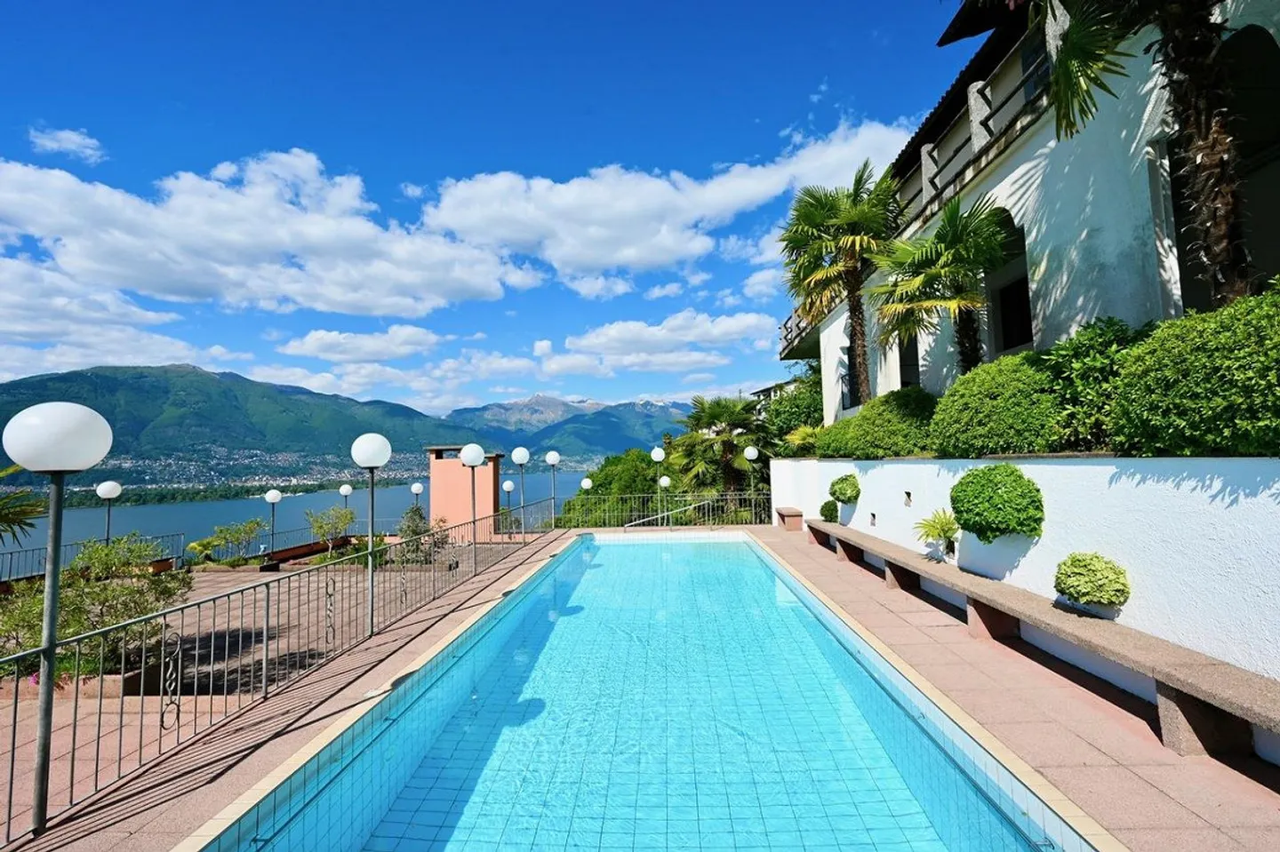 Appartement méditerranéen avec vue sur le lac et piscine extérieure - Photo 4 sur 15