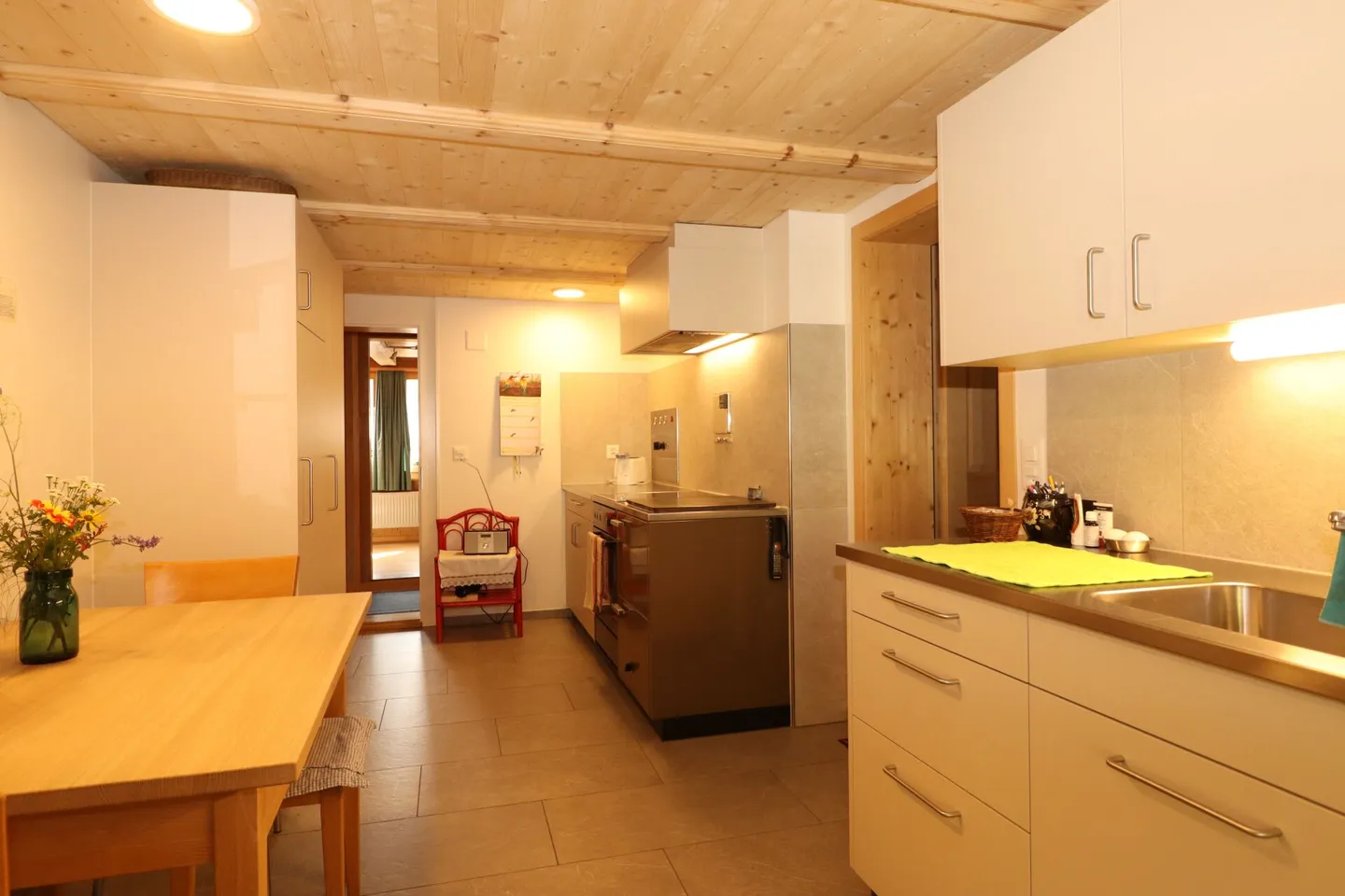 Appartement 3 pièces, rez-de-chaussée avec jardin - Photo 3 sur 9