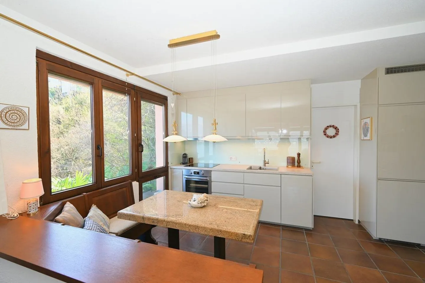 Appartement méditerranéen avec vue sur le lac et piscine extérieure - Photo 8 sur 15