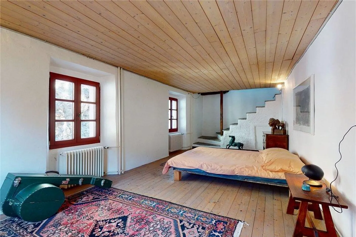 House immersed between forest and river - Photo 8 of 11