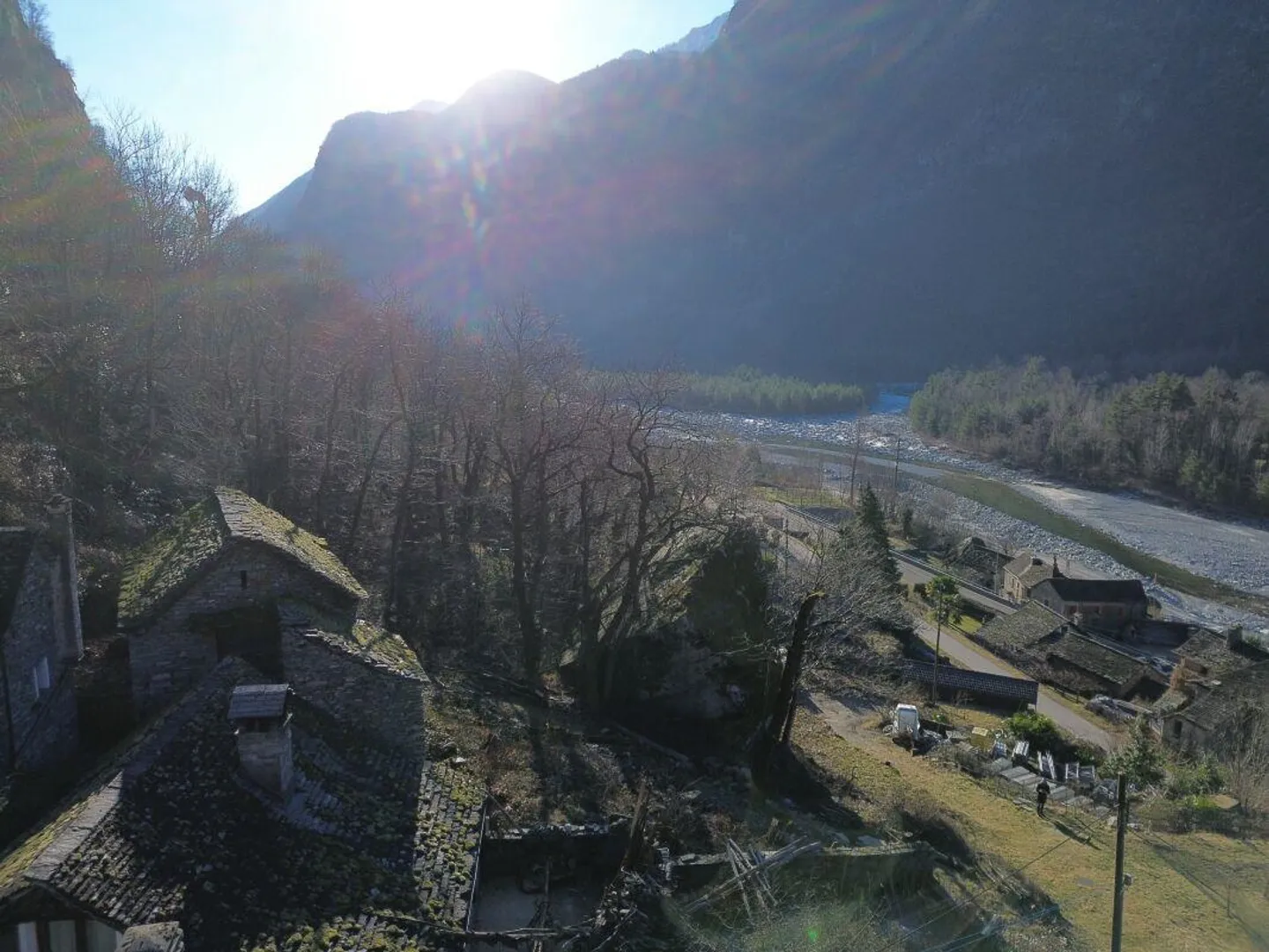 Incantevole Rustico Panoramico in Valle Maggia – Un Rifugio da Sogn... - Foto 3 di 8