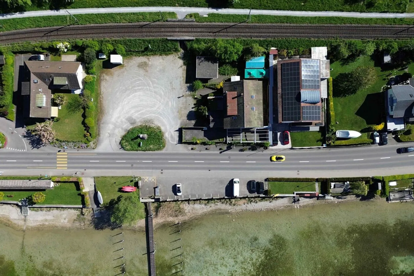 Terreno di sviluppo in posizione fronte lago con studio di fattibilità - Foto 1 di 4