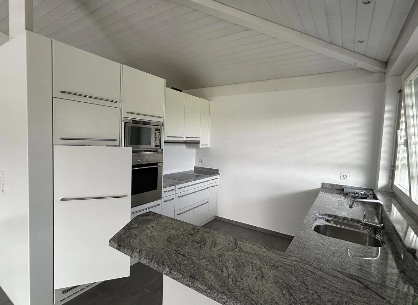 Appartement lumineux de 3,5 pièces avec balcon à Dottikon - disponible à partir de septembre 2026 - Photo 2 sur 5