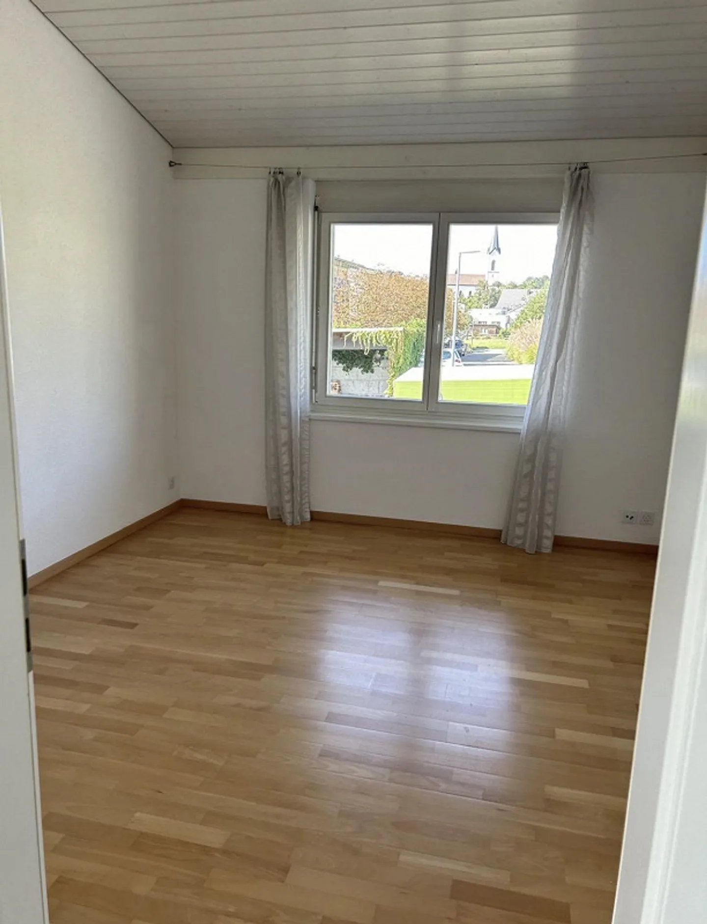Appartement lumineux de 3,5 pièces avec balcon à Dottikon - disponible à partir de septembre 2026 - Photo 3 sur 5