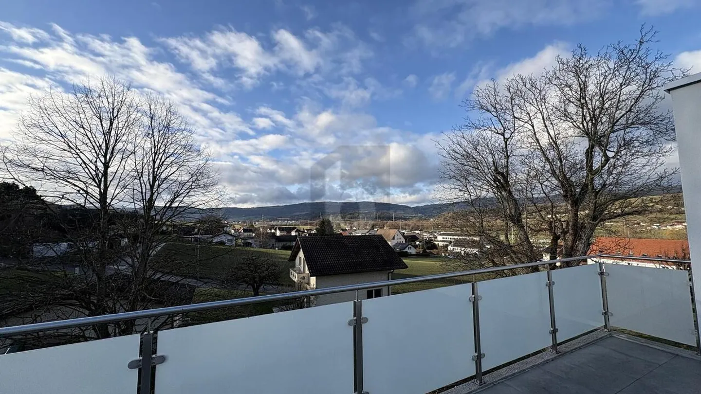 Attique ensoleillé avec vue imprenable - Photo 2 sur 6