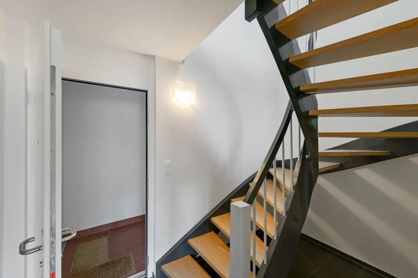 Appartement duplex moderne avec vue - Photo 5 sur 12