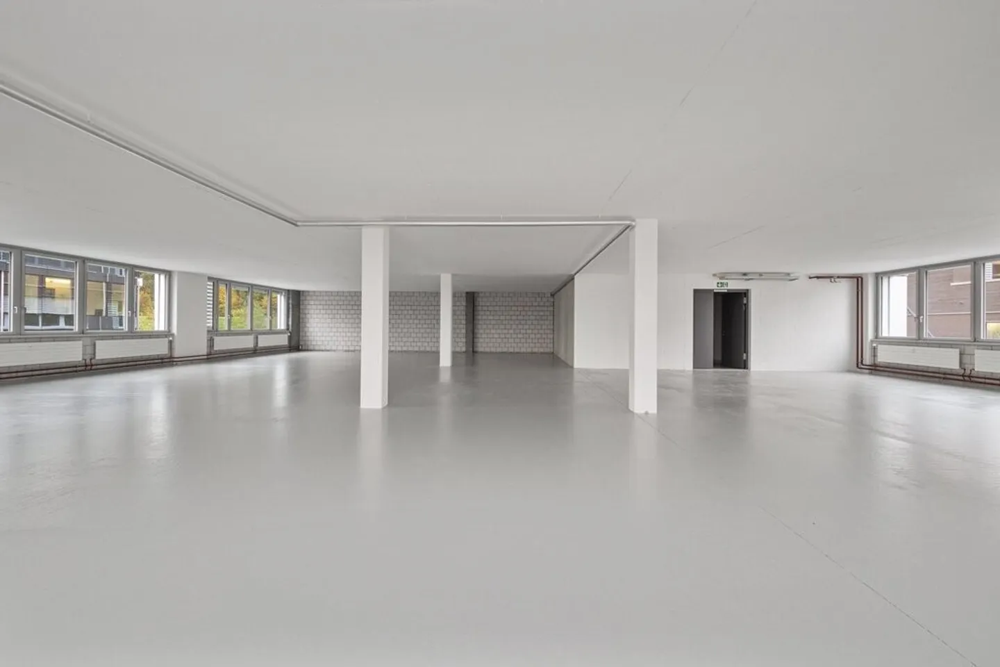 Spazio commerciale di 306m2 in posizione privilegiata - Foto 3 di 9