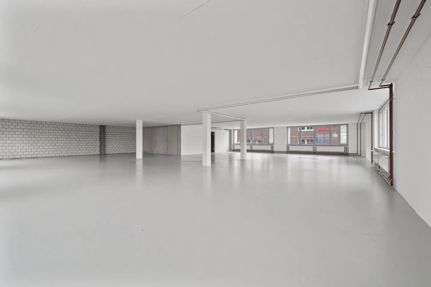Spazio commerciale di 306m2 in posizione privilegiata - Foto 5 di 9