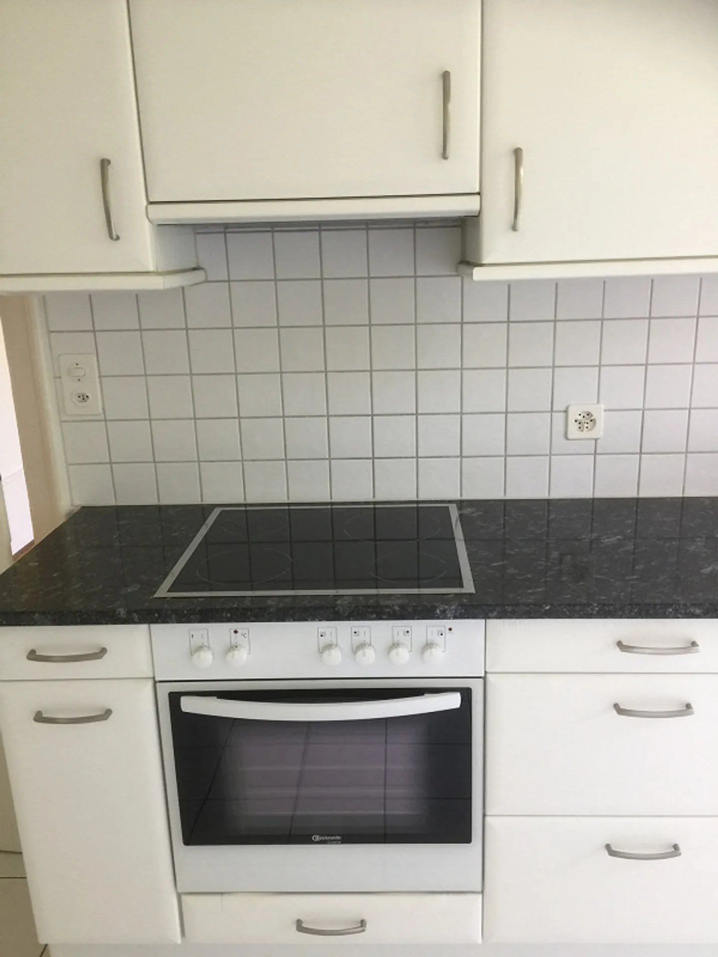 Looking for immediate subtenant for 3-room apartment in Gundeli - Photo 8 of 14