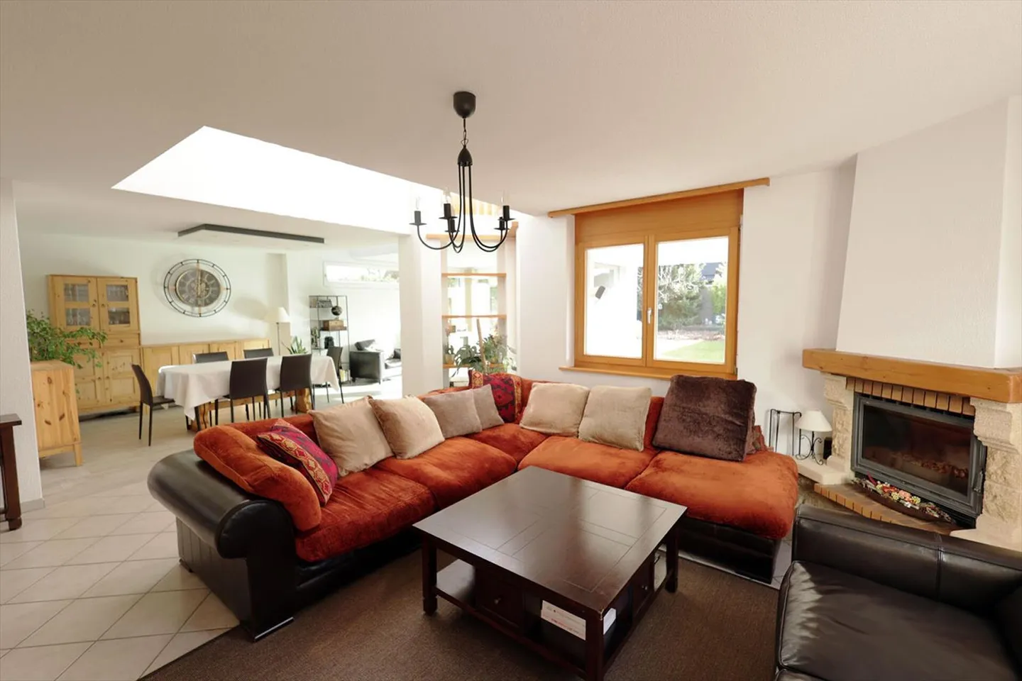 Geräumige 6-Zimmer-Villa mit klassischer Architektur - Foto 13 von 13