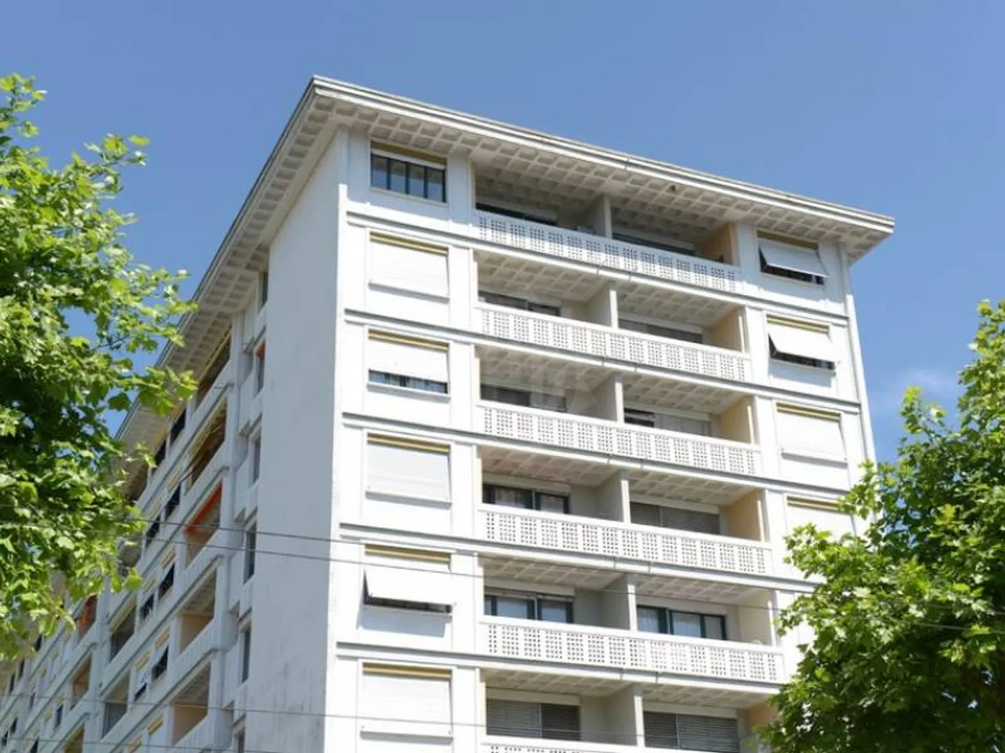 Dépôt - Photo 2 sur 4