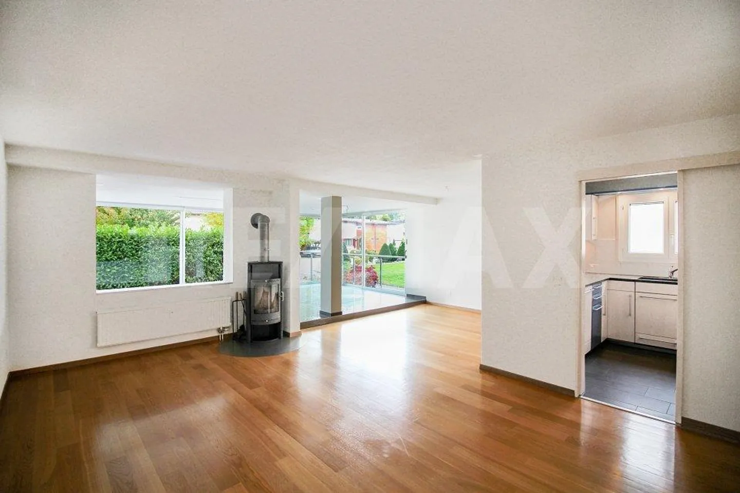 4.5-room apartment with winter garden and communal lawn - Photo 3 of 13