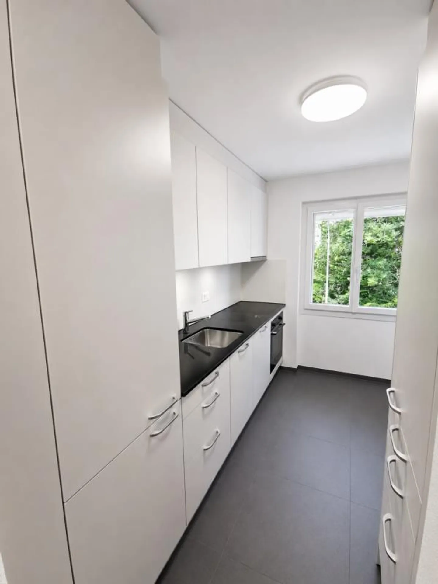 Modernes Apartment in Oberengstringen - Foto 3 von 12
