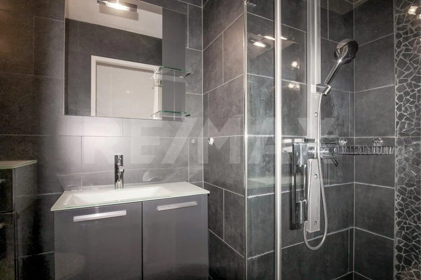 4.5-room apartment with winter garden and communal lawn - Photo 12 of 13