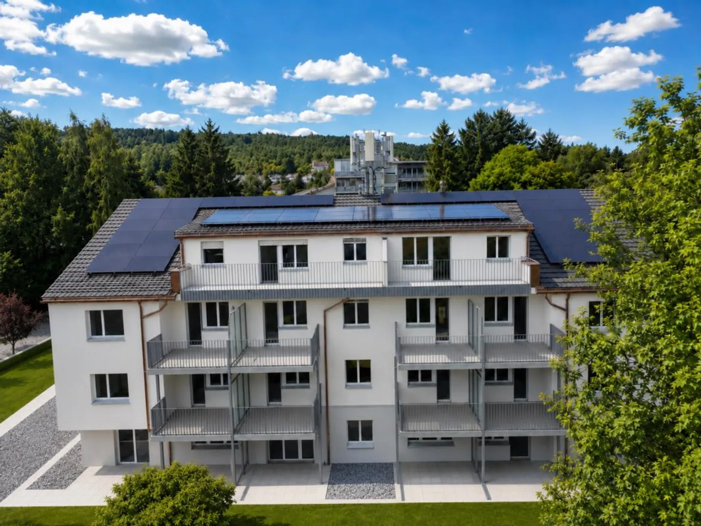 Modernes Apartment in Oberengstringen - Foto 1 von 12