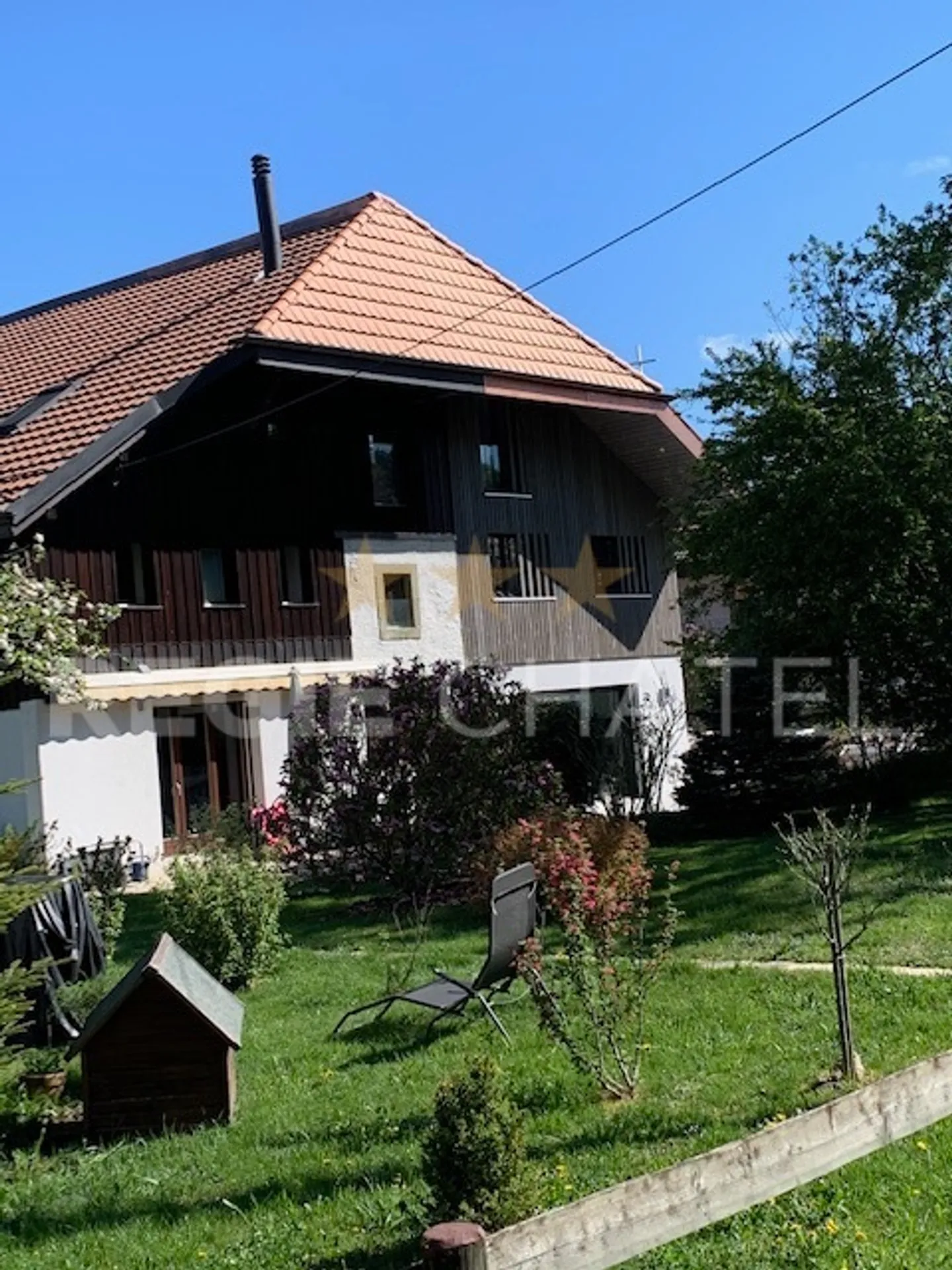 Studio on the 2nd floor - Photo 1 of 8