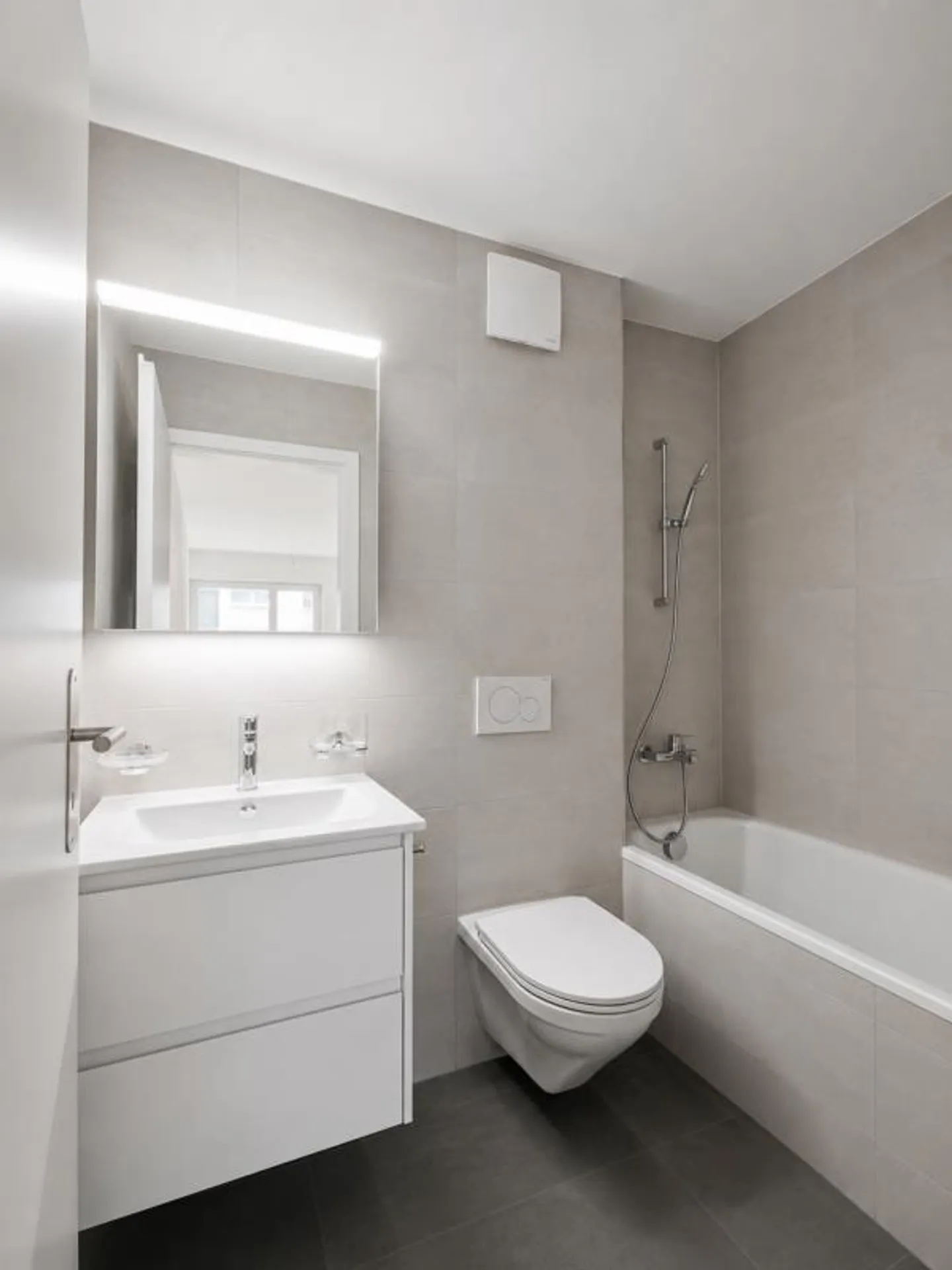 Modernes Apartment in Oberengstringen - Foto 10 von 12