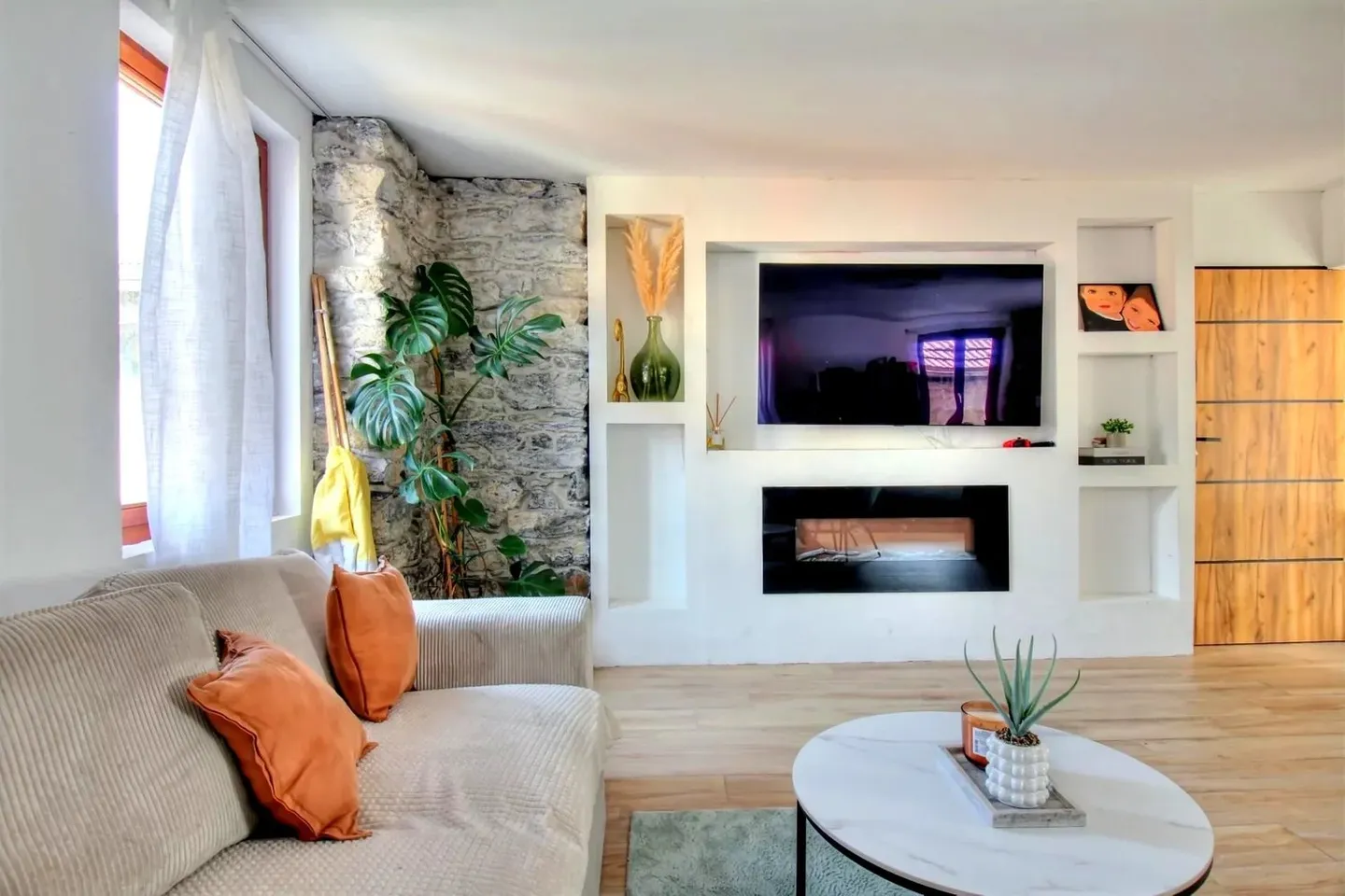 Village House with 4.5 Rooms - Photo 1 of 10